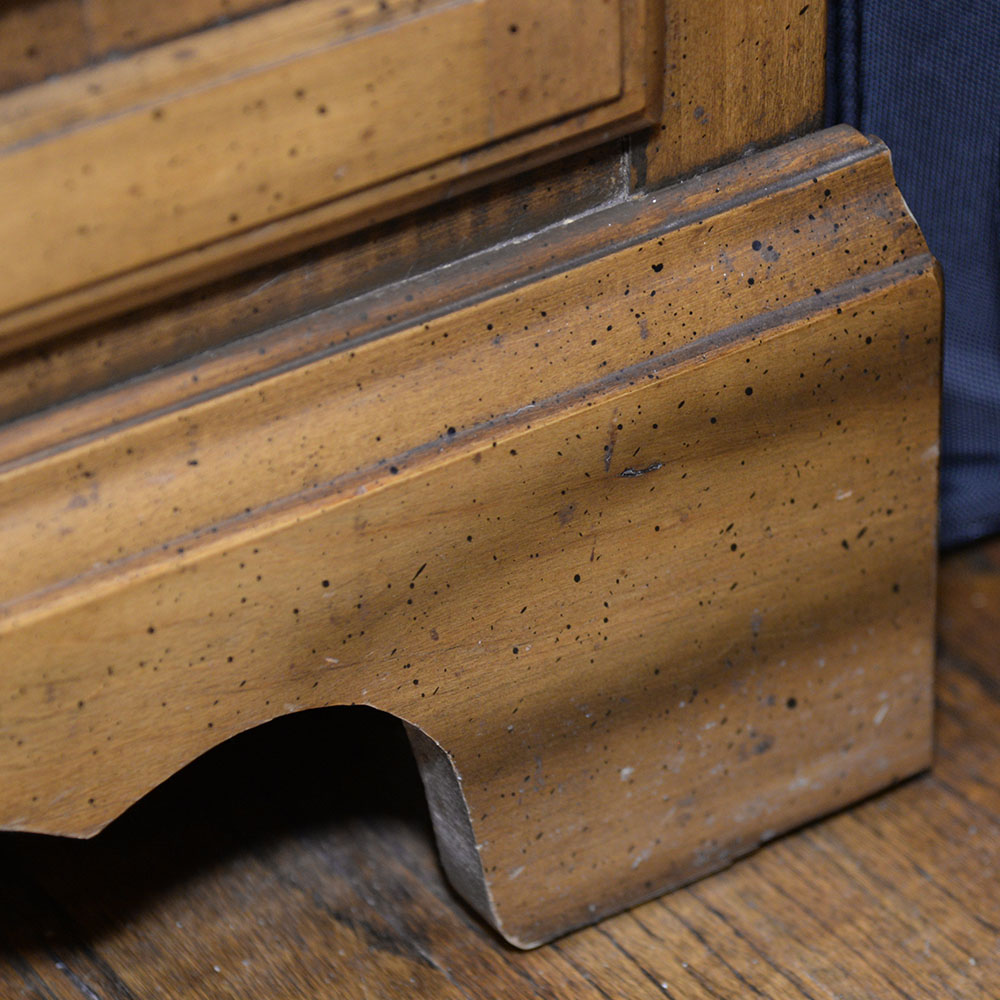 Maple Hutch with Cupboard Base