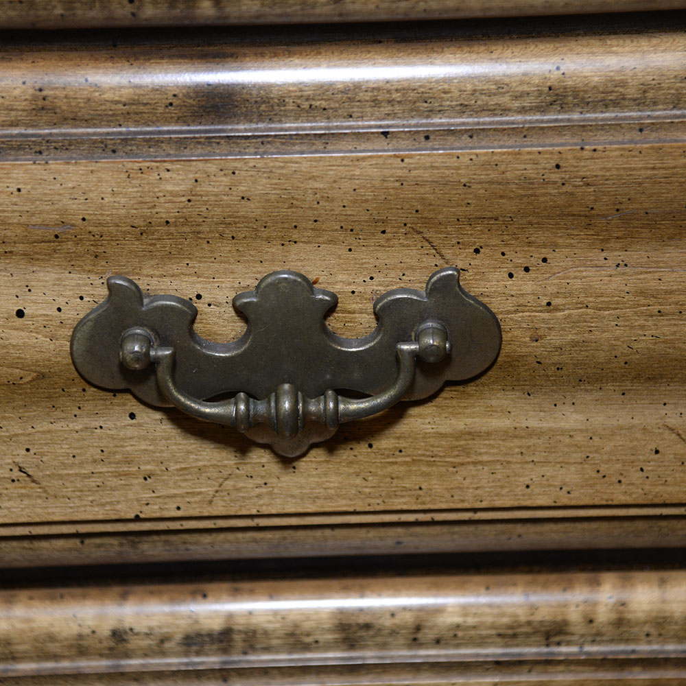 Maple Hutch with Cupboard Base