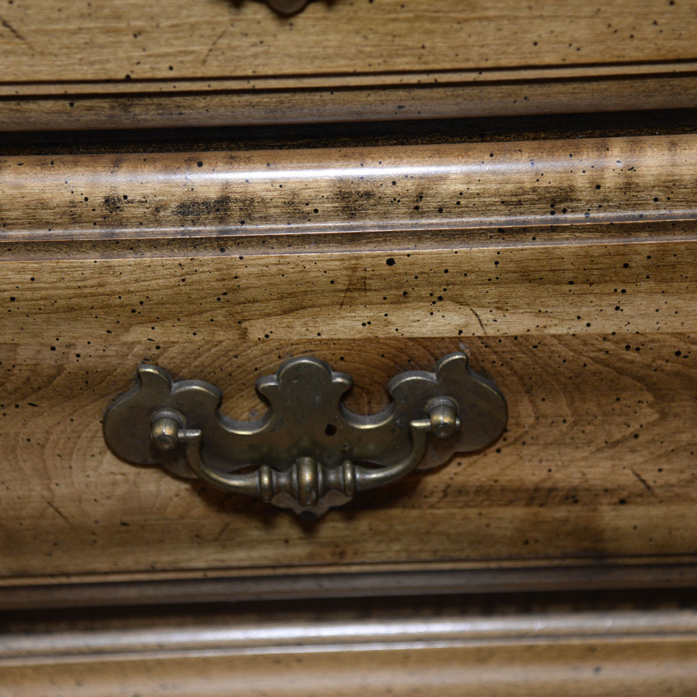 Maple Hutch with Cupboard Base