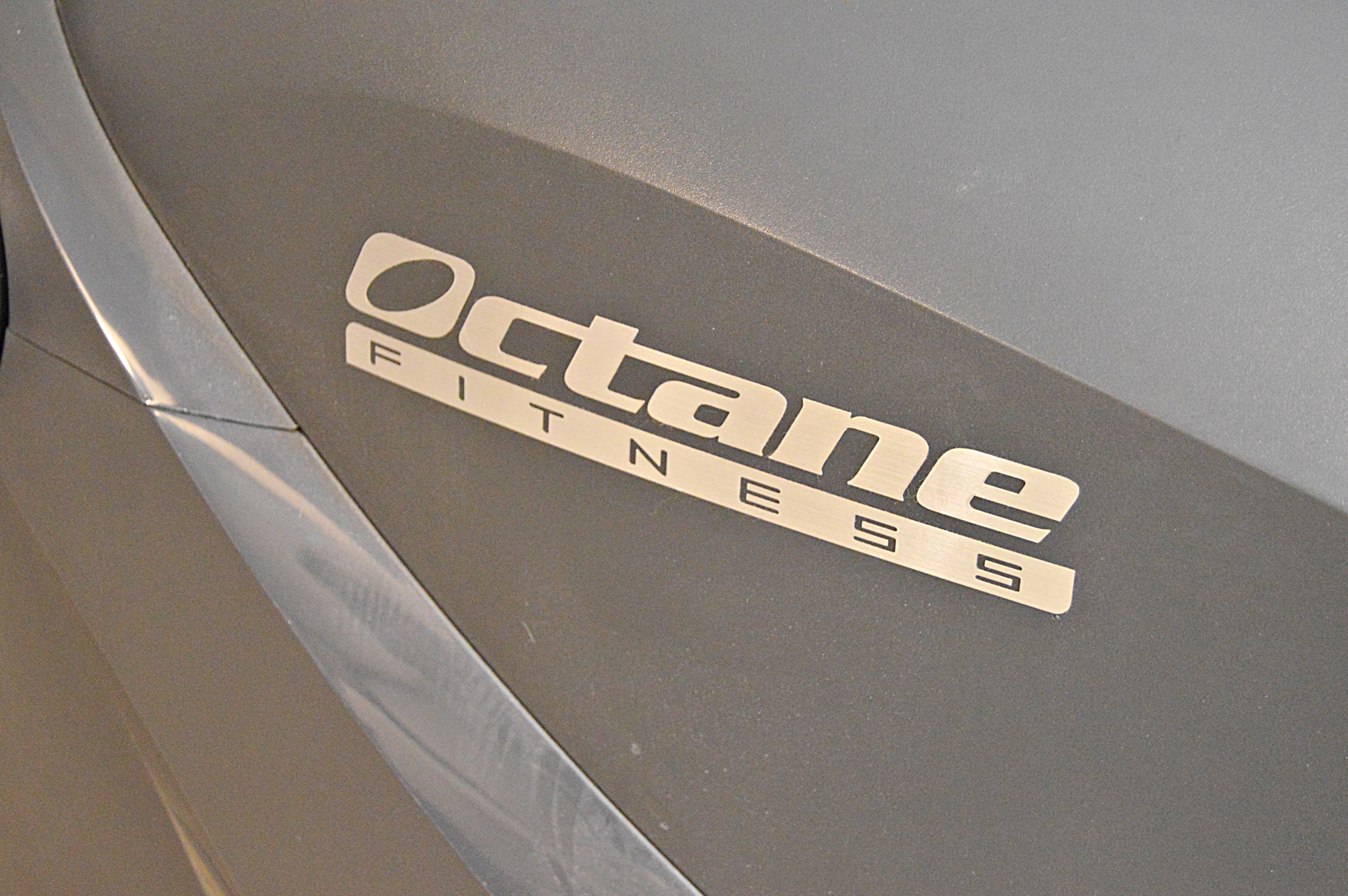 Octane Fitness Q37c/Q37ci Elliptical Cross Circuit Machine