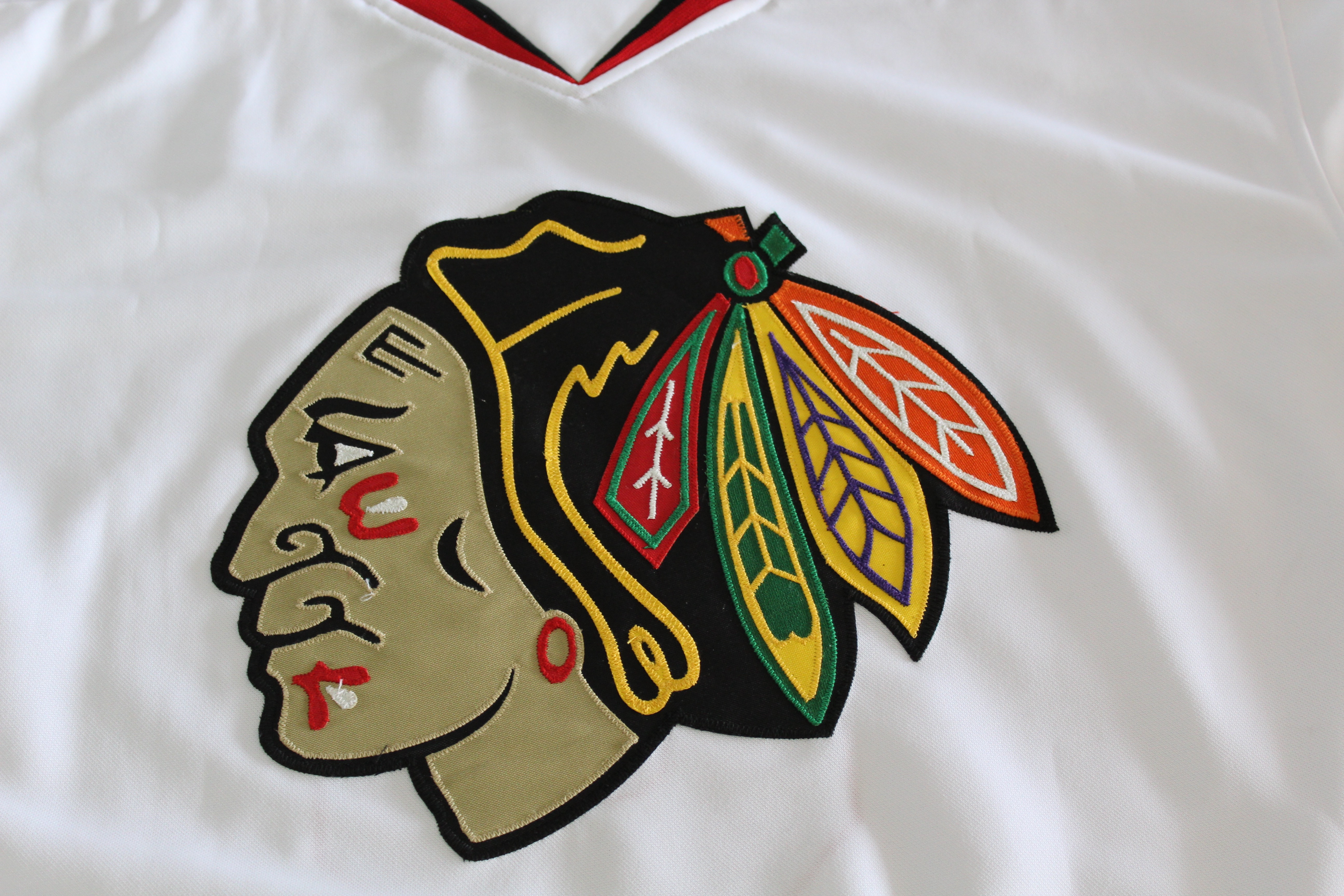 Bobby Hull Autographed Chicago Blackhawks Jersey - JSA COA