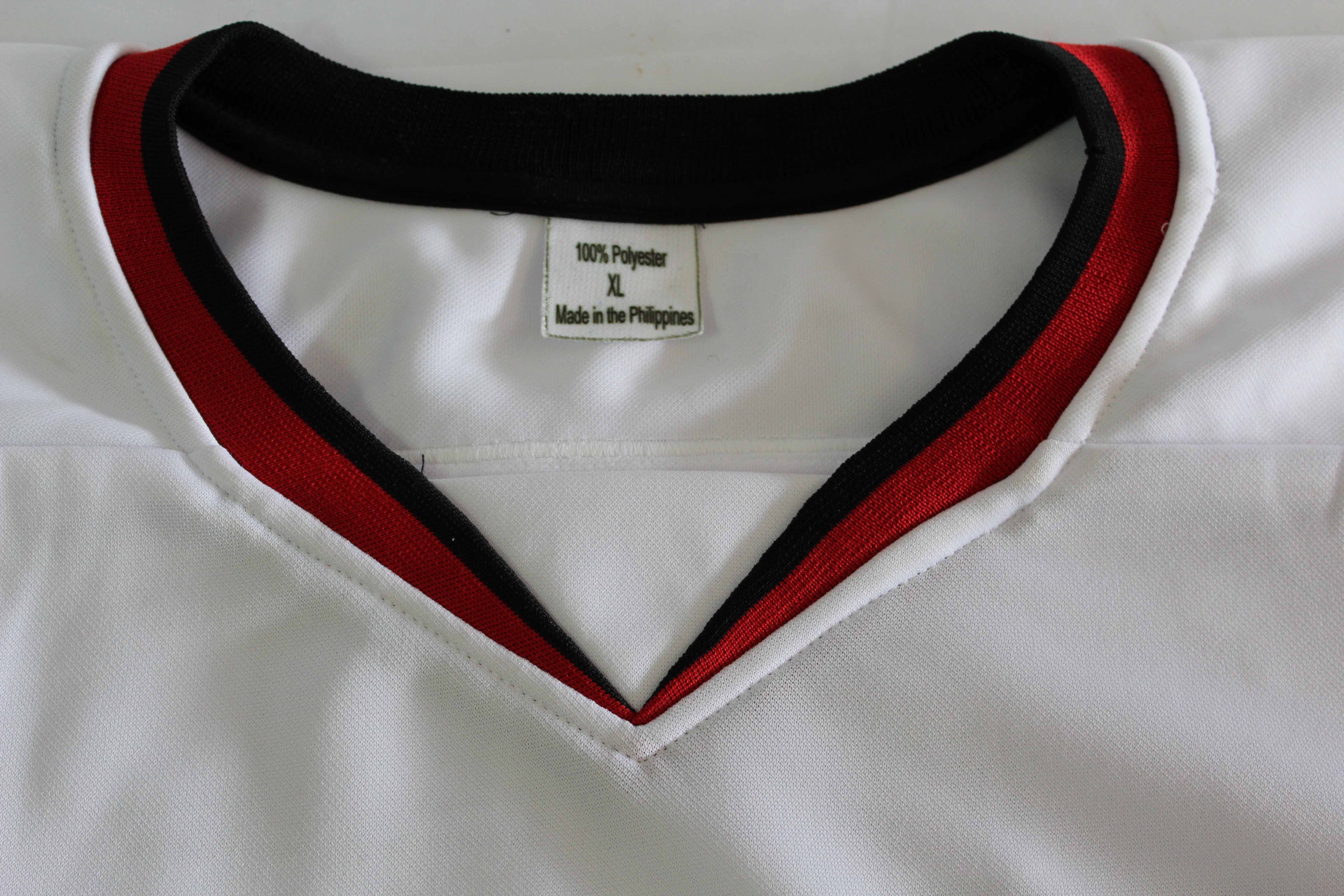 Bobby Hull Autographed Chicago Blackhawks Jersey - JSA COA