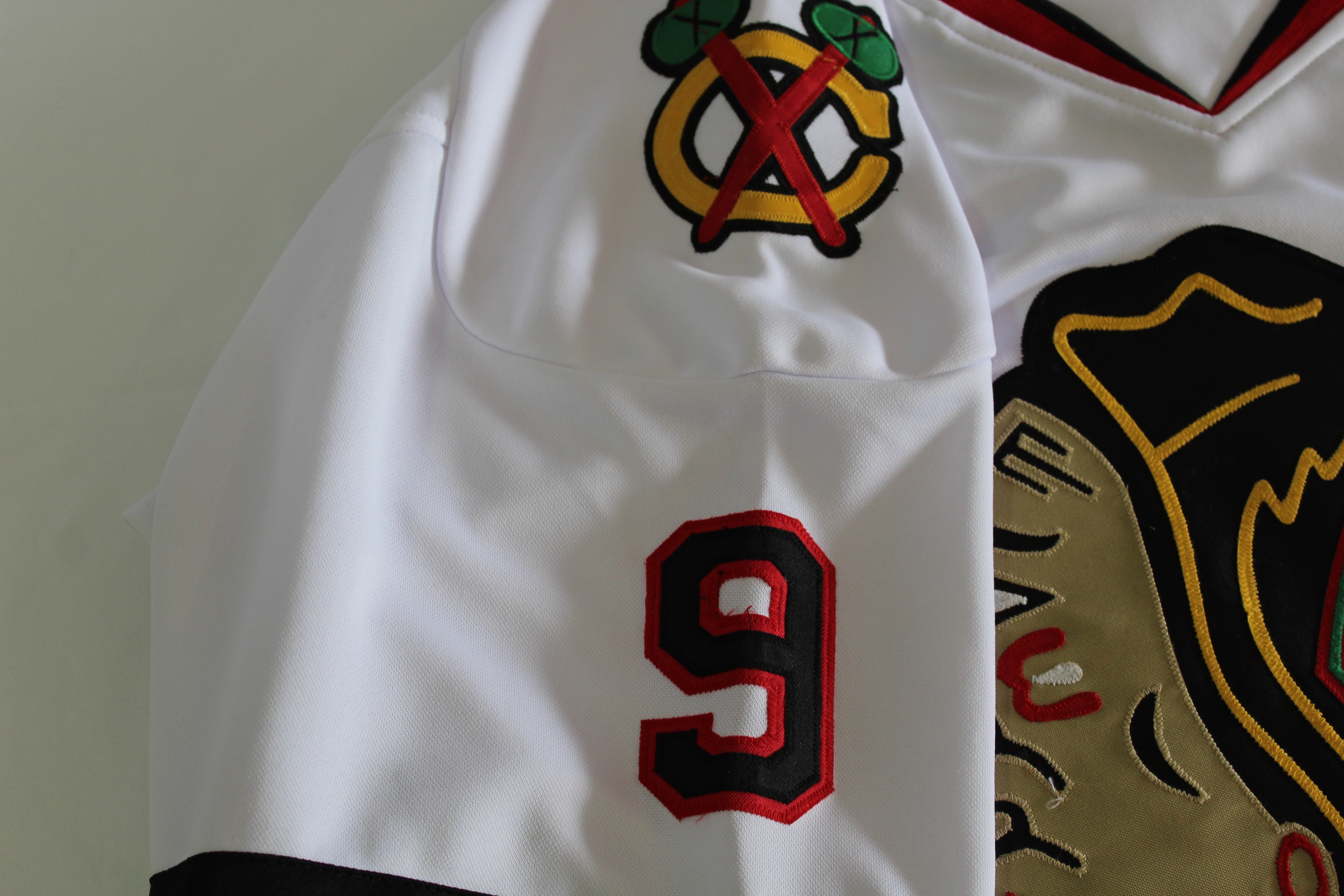 Bobby Hull Autographed Chicago Blackhawks Jersey - JSA COA