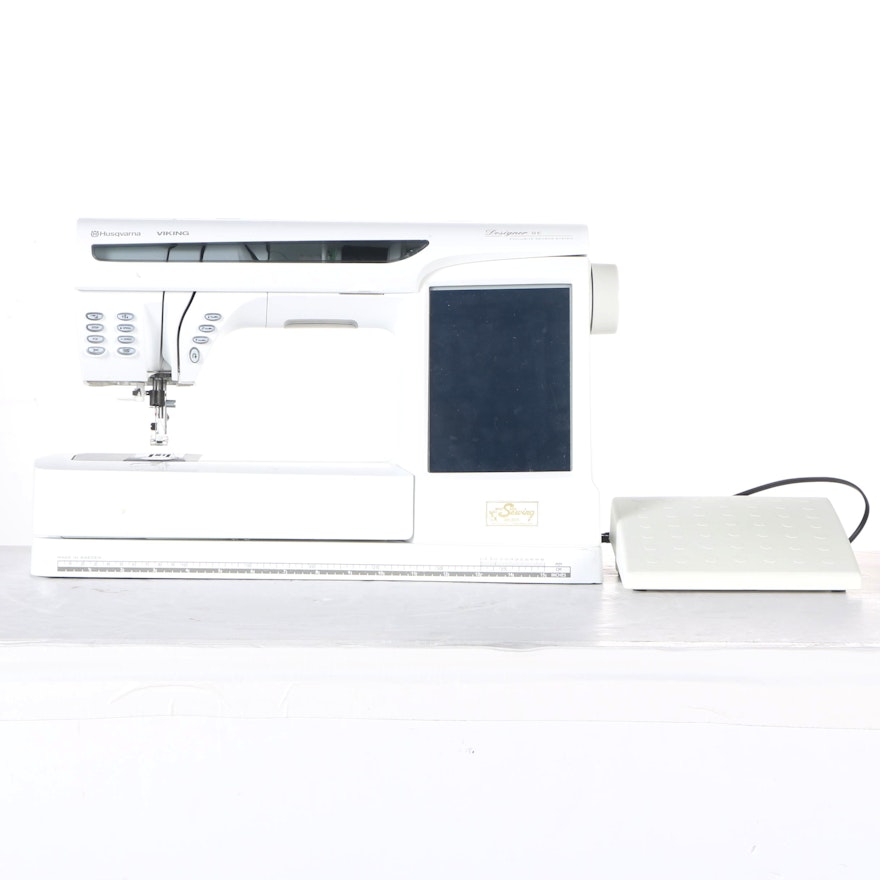 Husqvarna Viking Designer SE Computerized Sewing Machine