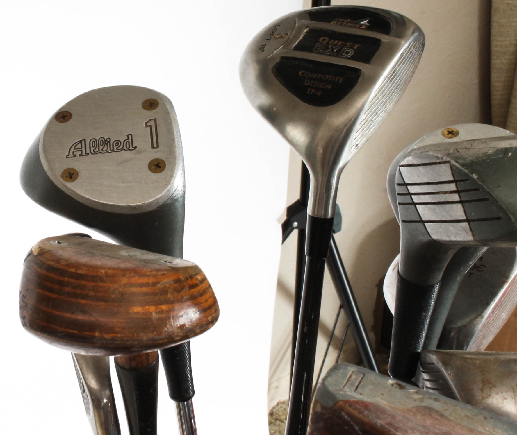 Golf Clubs with Wilson Golf Bag