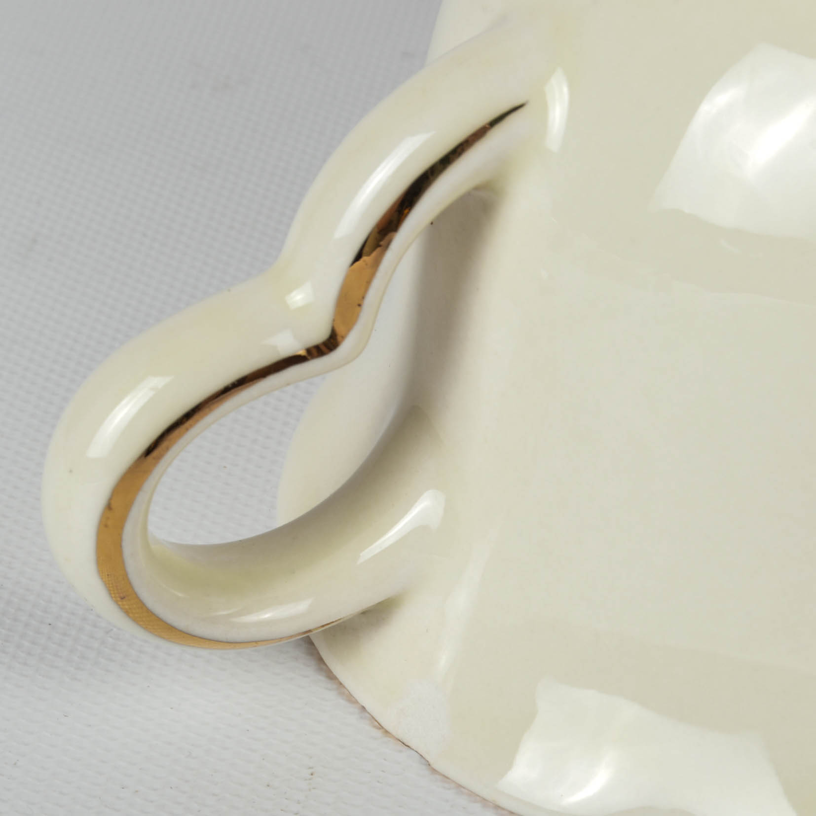 Hall China's  "Autumn Leaf" Tableware