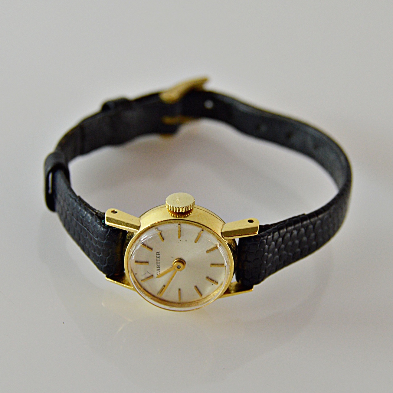 Cartier 18K Yellow Gold Swiss Made Watch With Lizard Leather Strap