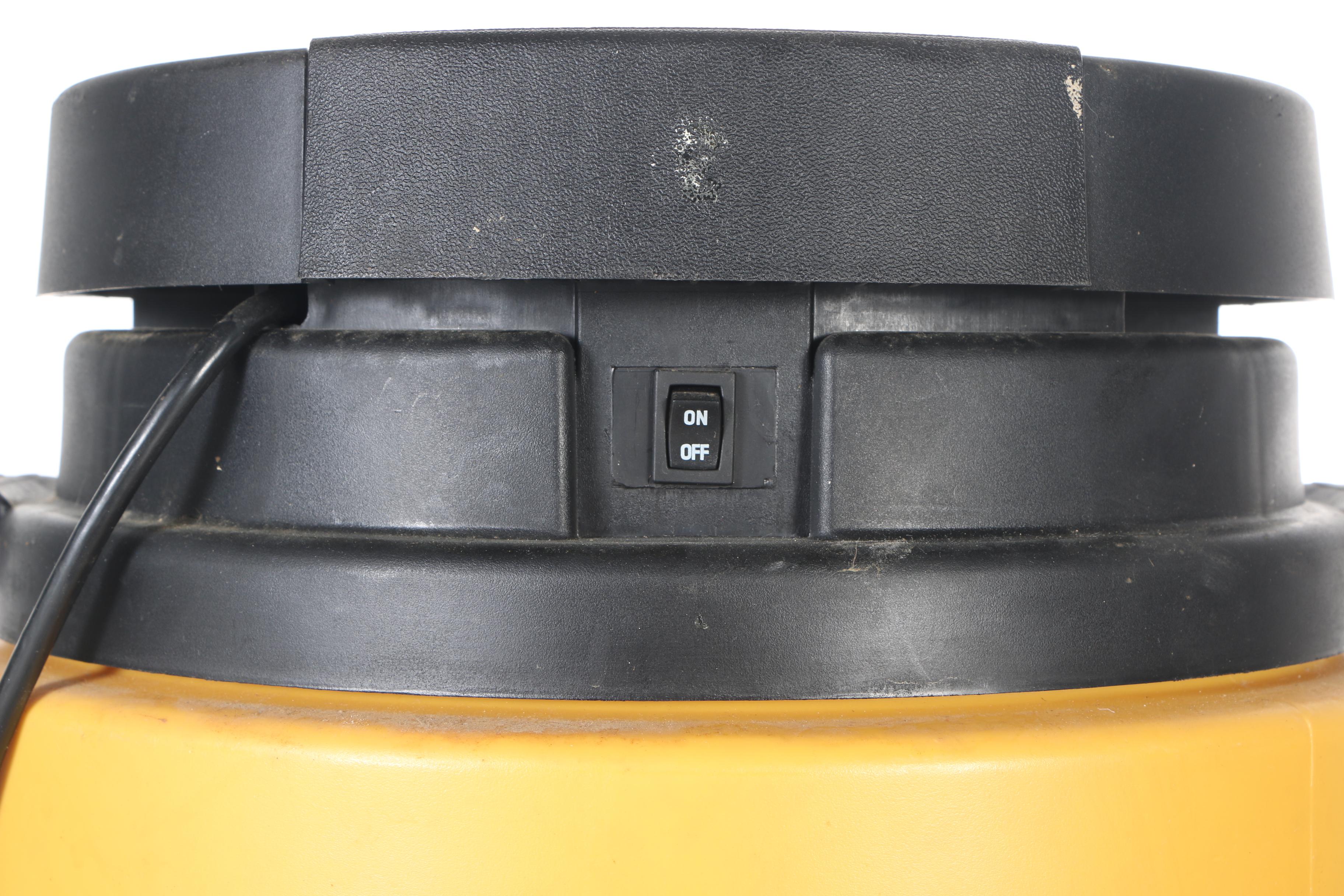 Genie 6-Gallon Wet/Dry Vac