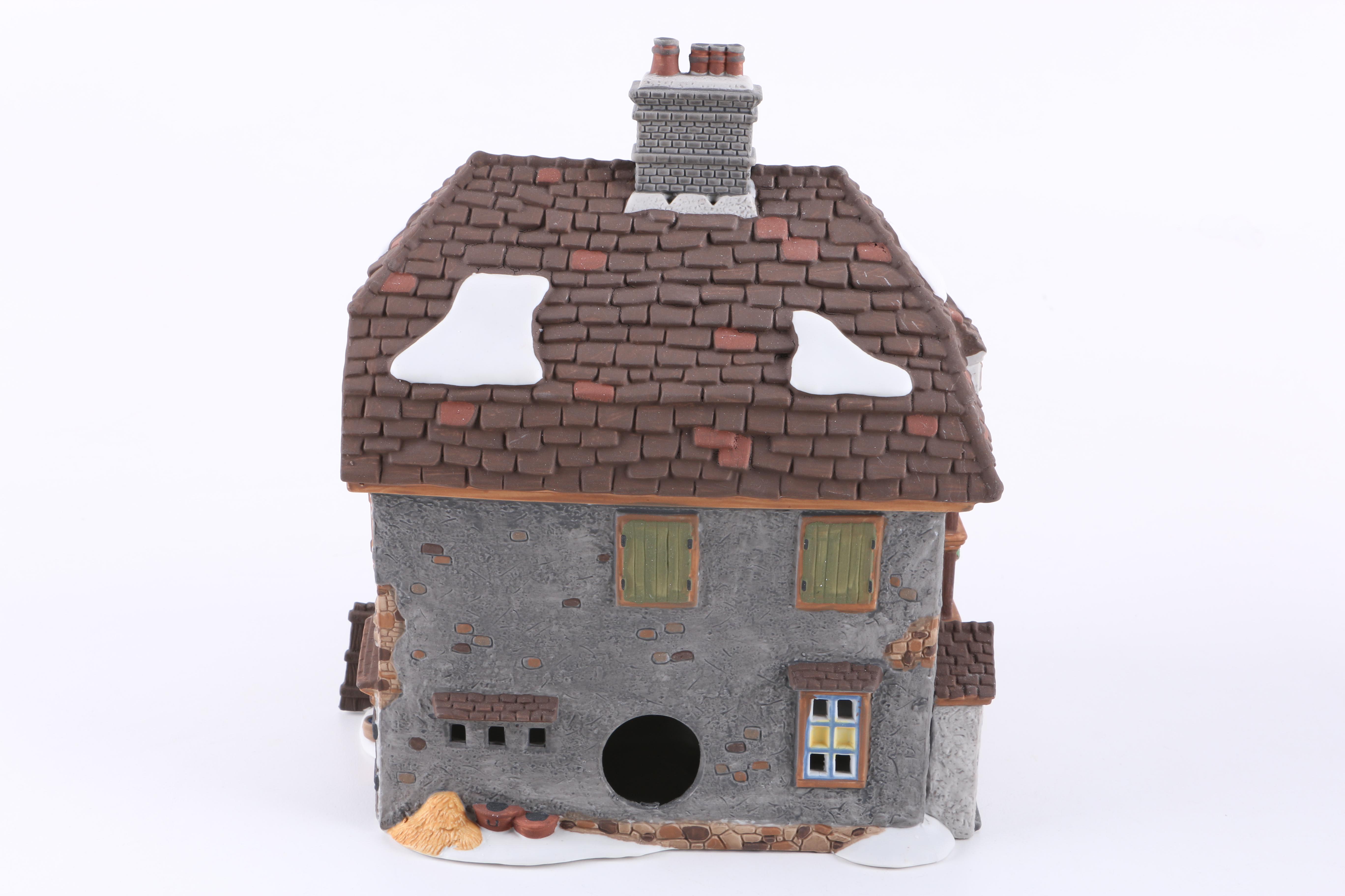 Department 56 Dickens' Village Christmas Decor