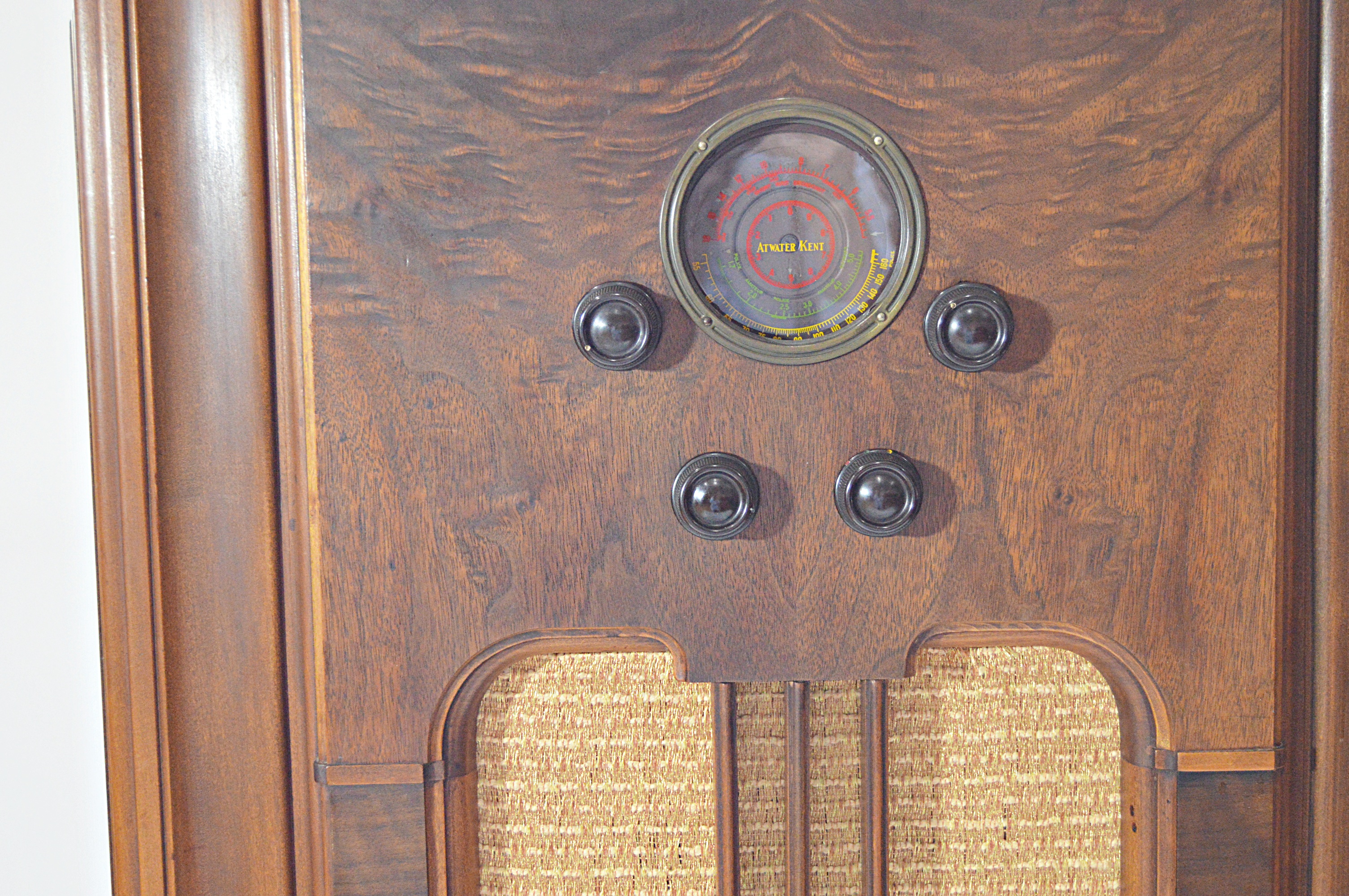 Pre-WWII Art Deco Atwater Kent Floor Radio Model 676