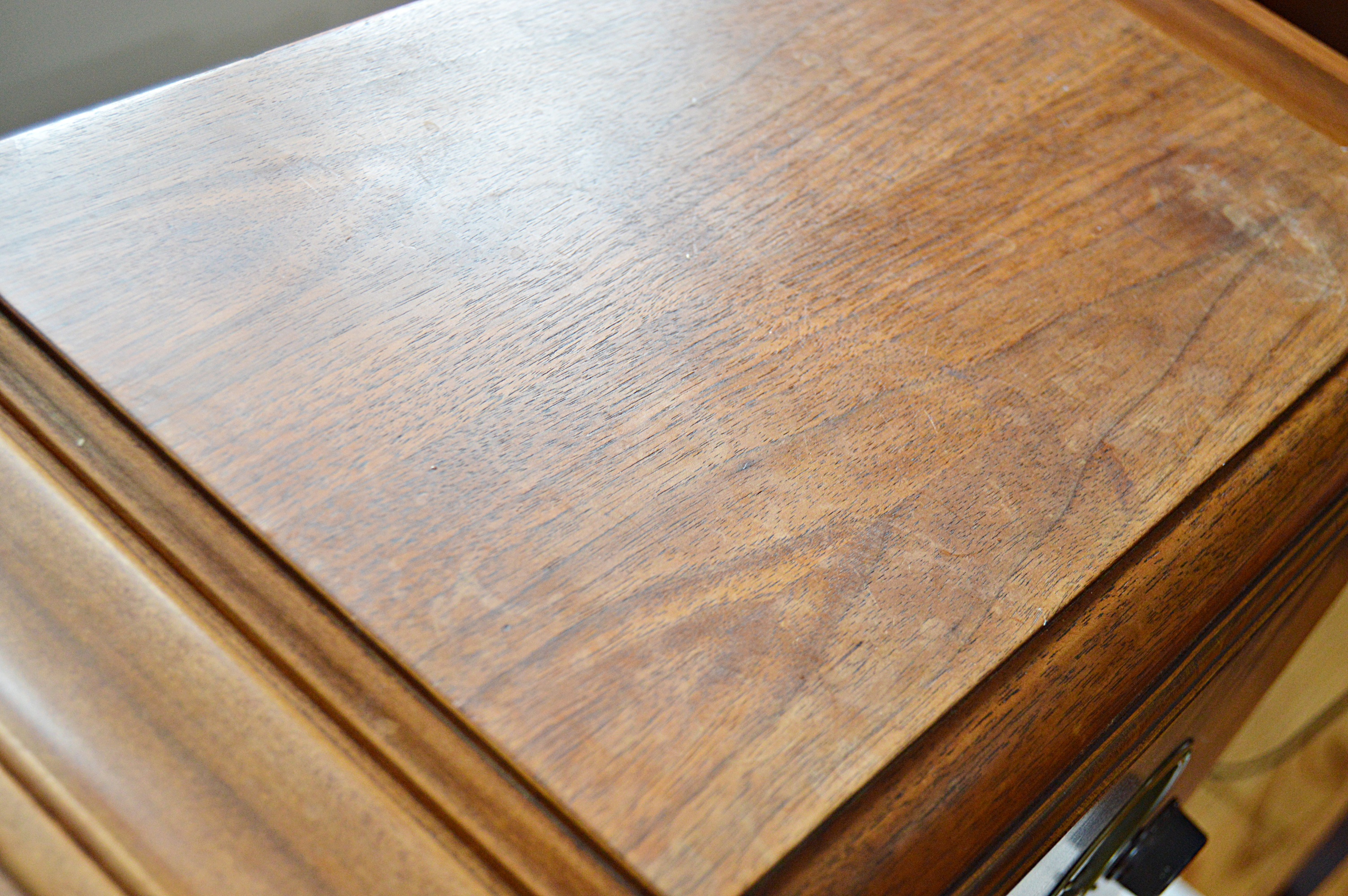 Pre-WWII Art Deco Atwater Kent Floor Radio Model 676