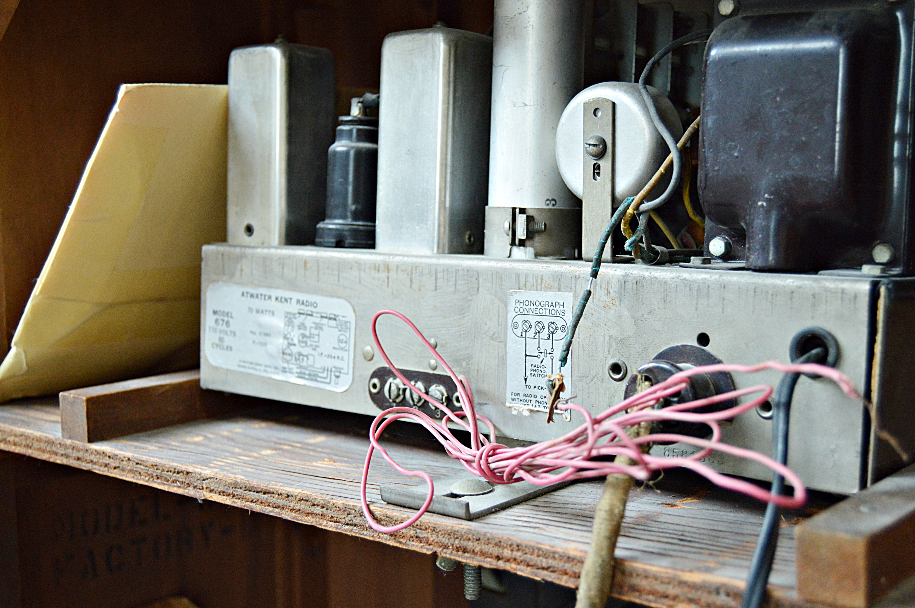 Pre-WWII Art Deco Atwater Kent Floor Radio Model 676