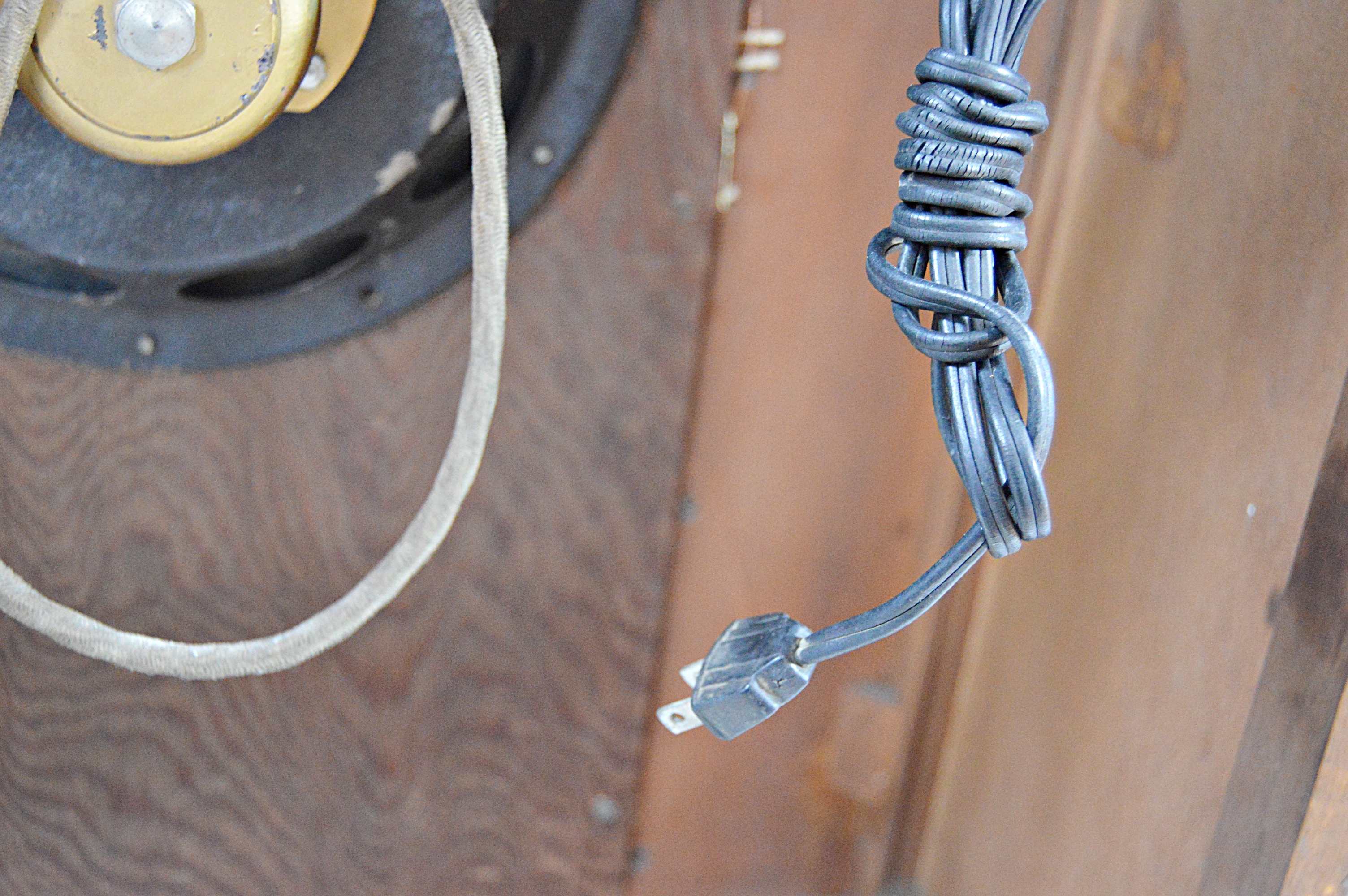 Pre-WWII Art Deco Atwater Kent Floor Radio Model 676