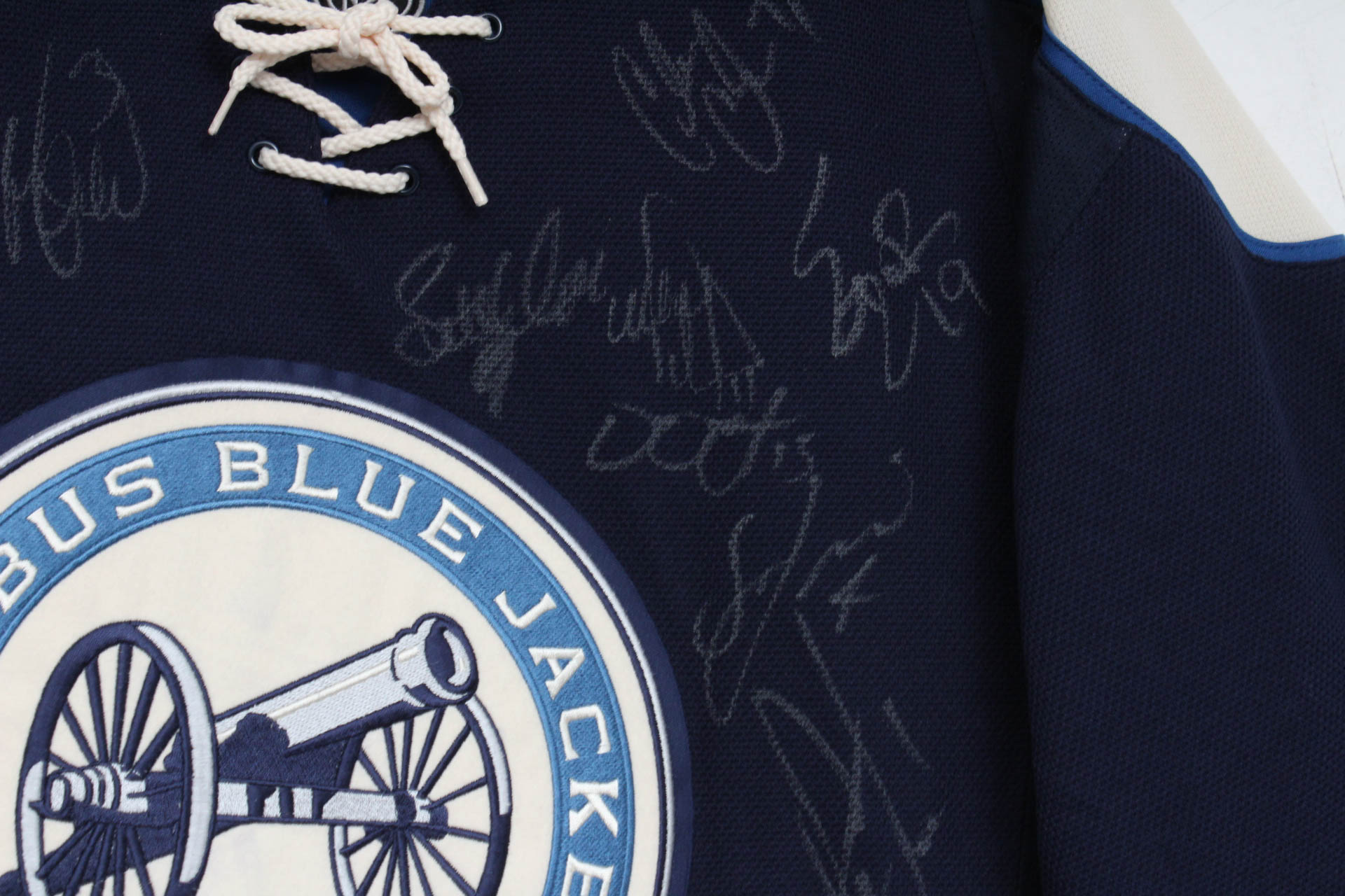 Team Autographed 2010 - 2011 Columbus Blue Jackets Jersey with CoA