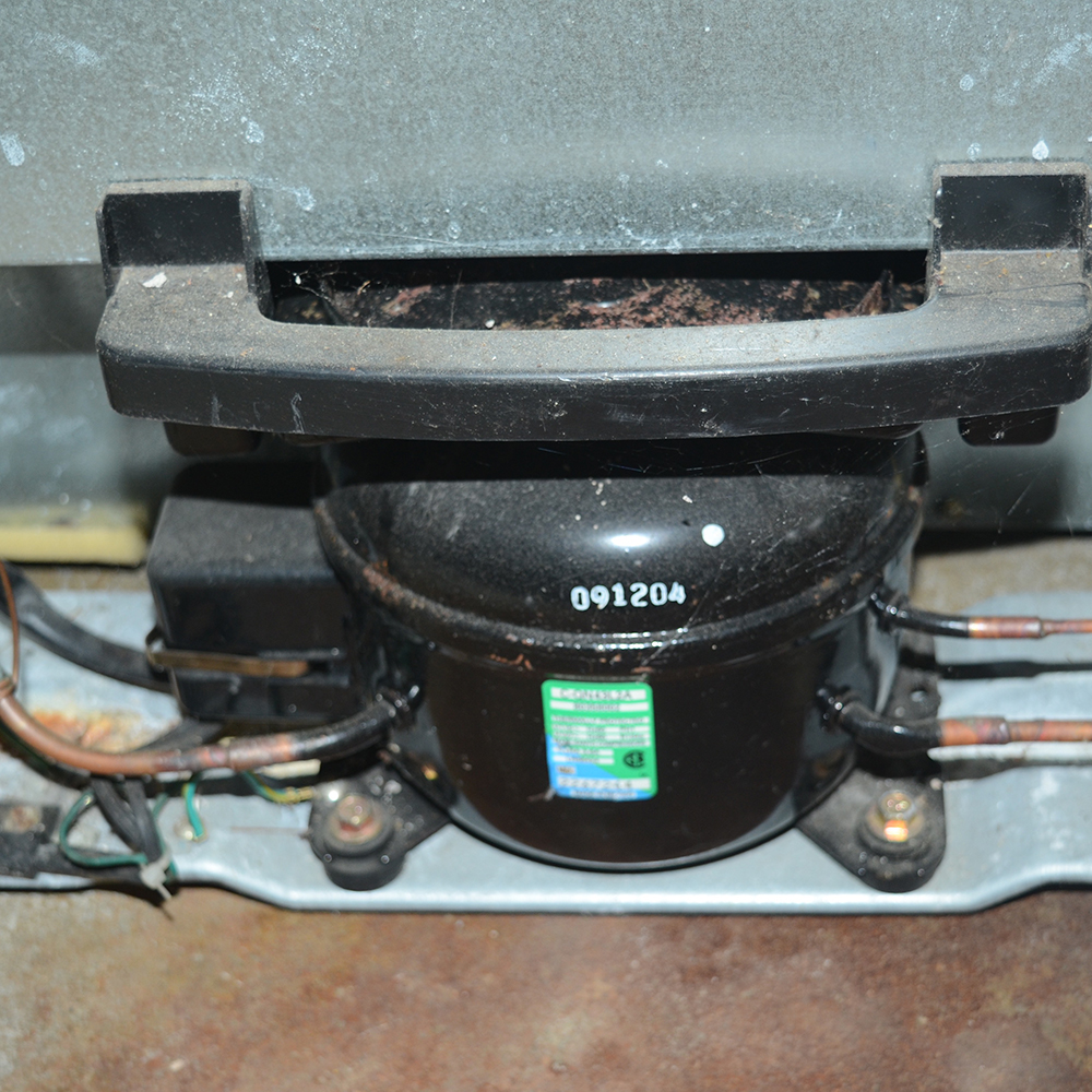 Sanyo Compact Refrigerator