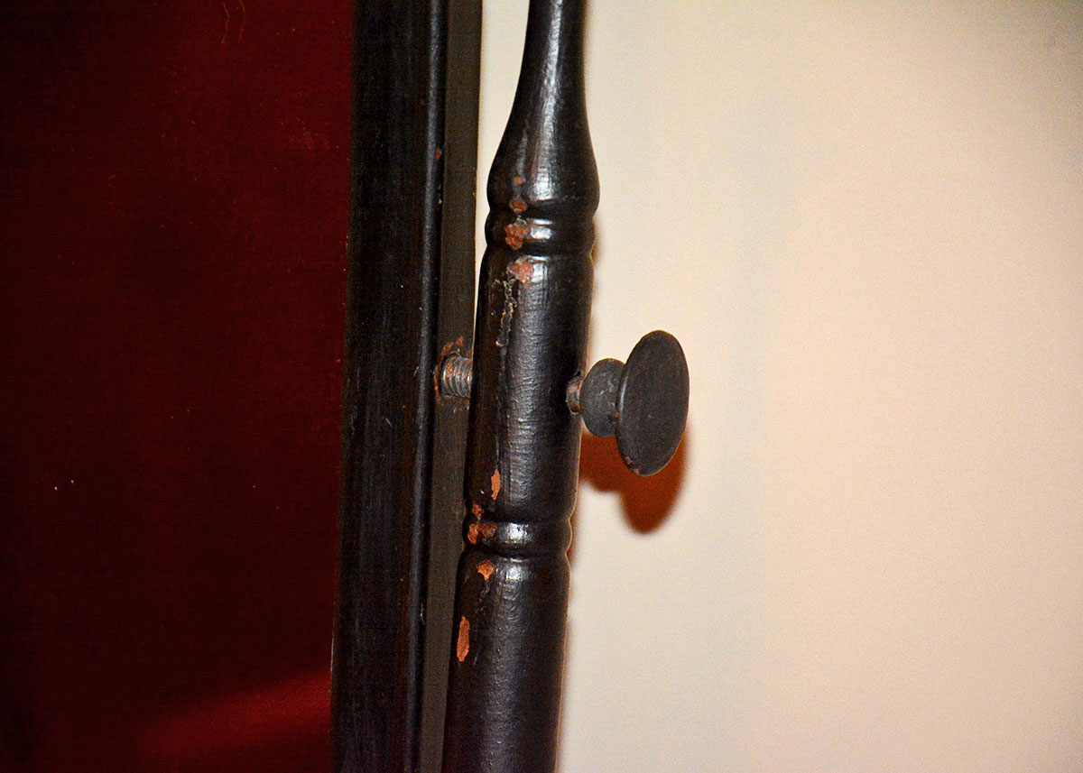 Vintage Painted Metal Chest of Drawers With Vanity Mirror