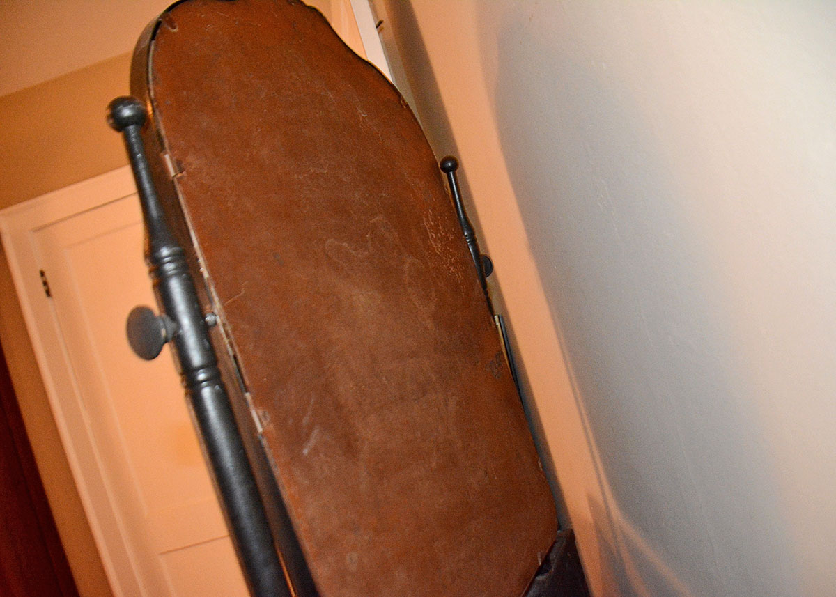 Vintage Painted Metal Chest of Drawers With Vanity Mirror