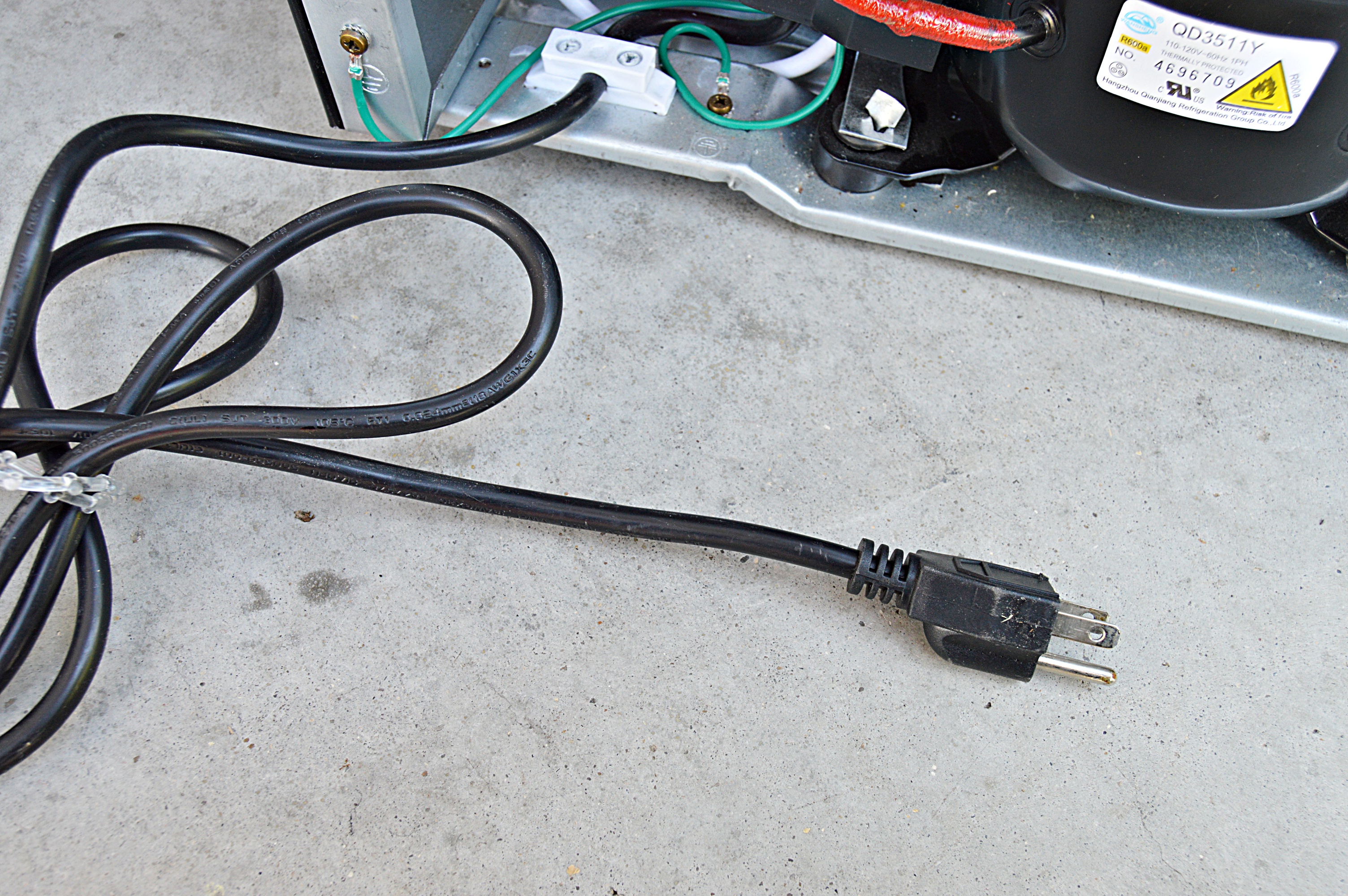 Haier Mini Refrigerator/Freezer