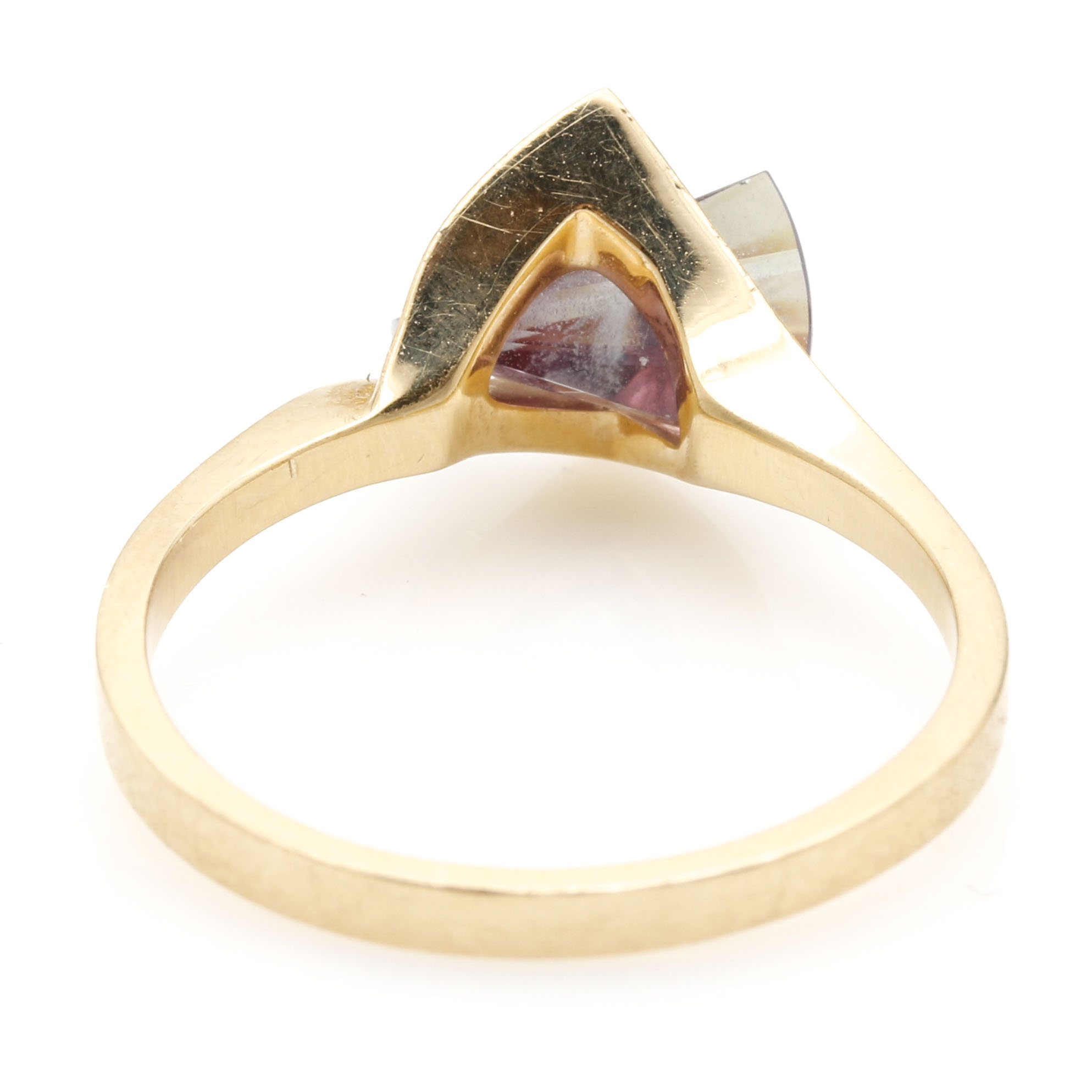 14K Yellow Gold Color Changing Sapphire Ring