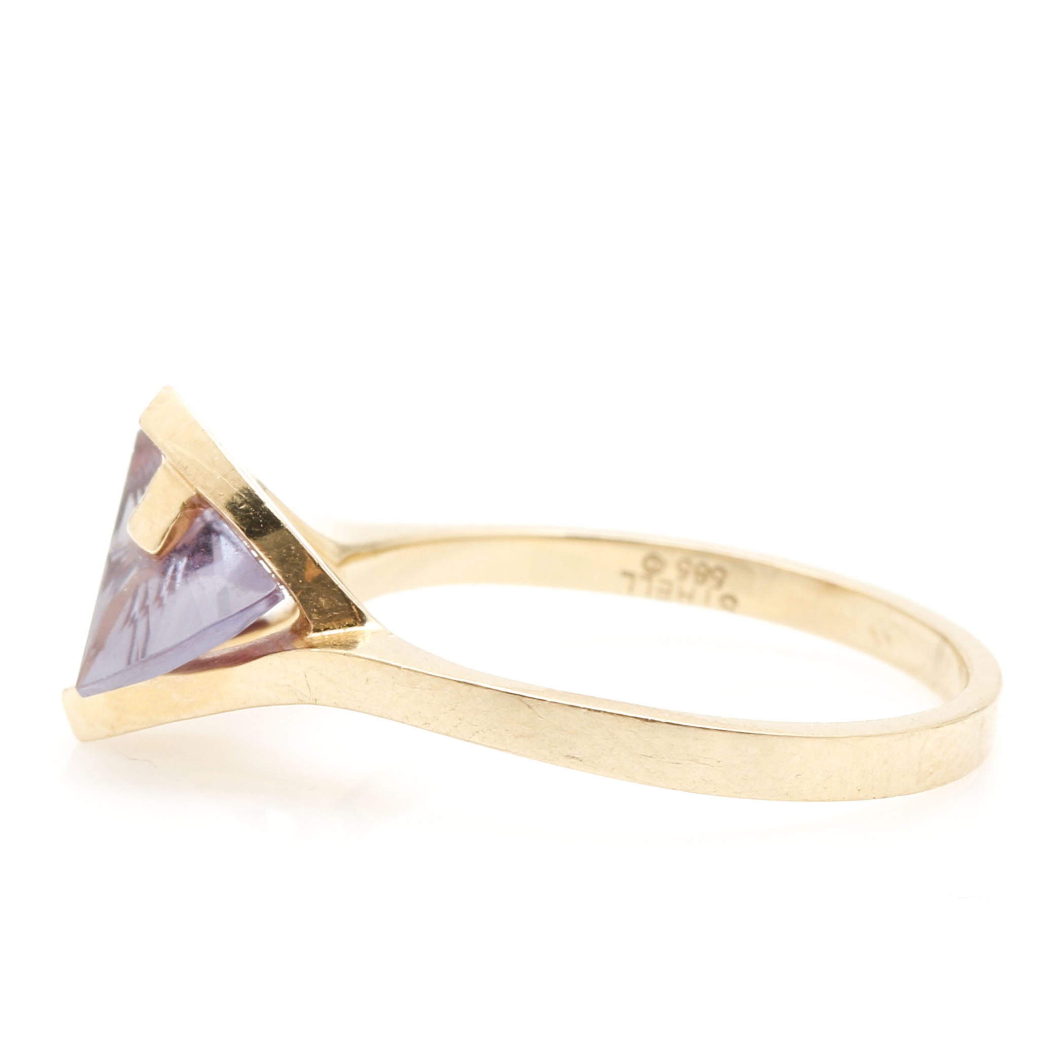 14K Yellow Gold Color Changing Sapphire Ring