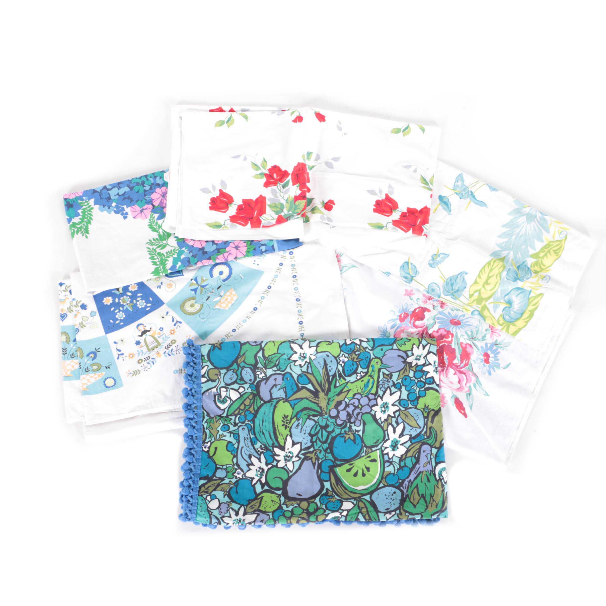 Colorfully Printed Vintage Table Linens