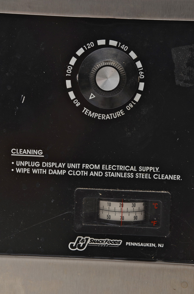 Super Pretzel Soft Pretzel Warmer