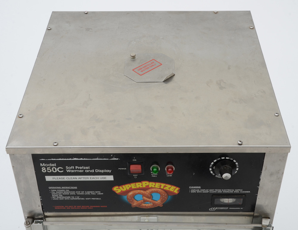 Super Pretzel Soft Pretzel Warmer