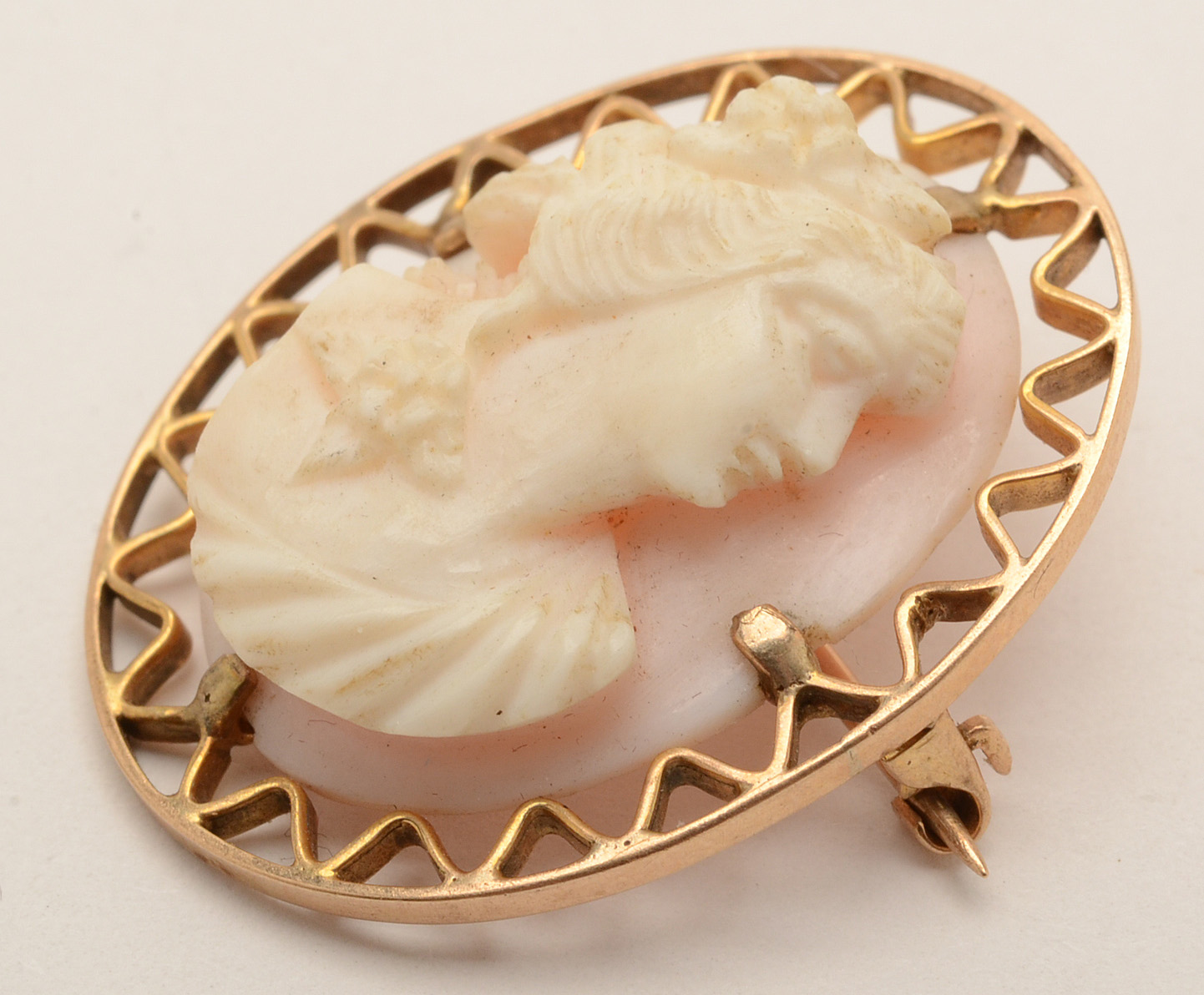10K Yellow Gold Angel Skin Coral Cameo Brooch