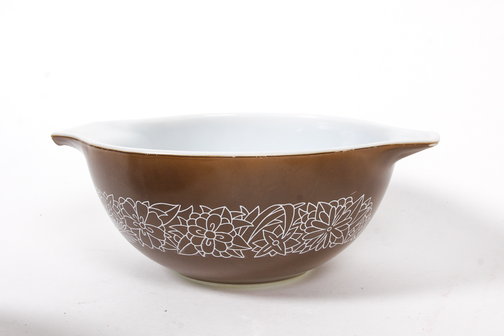 Vintage Pyrex Bowls with Handles