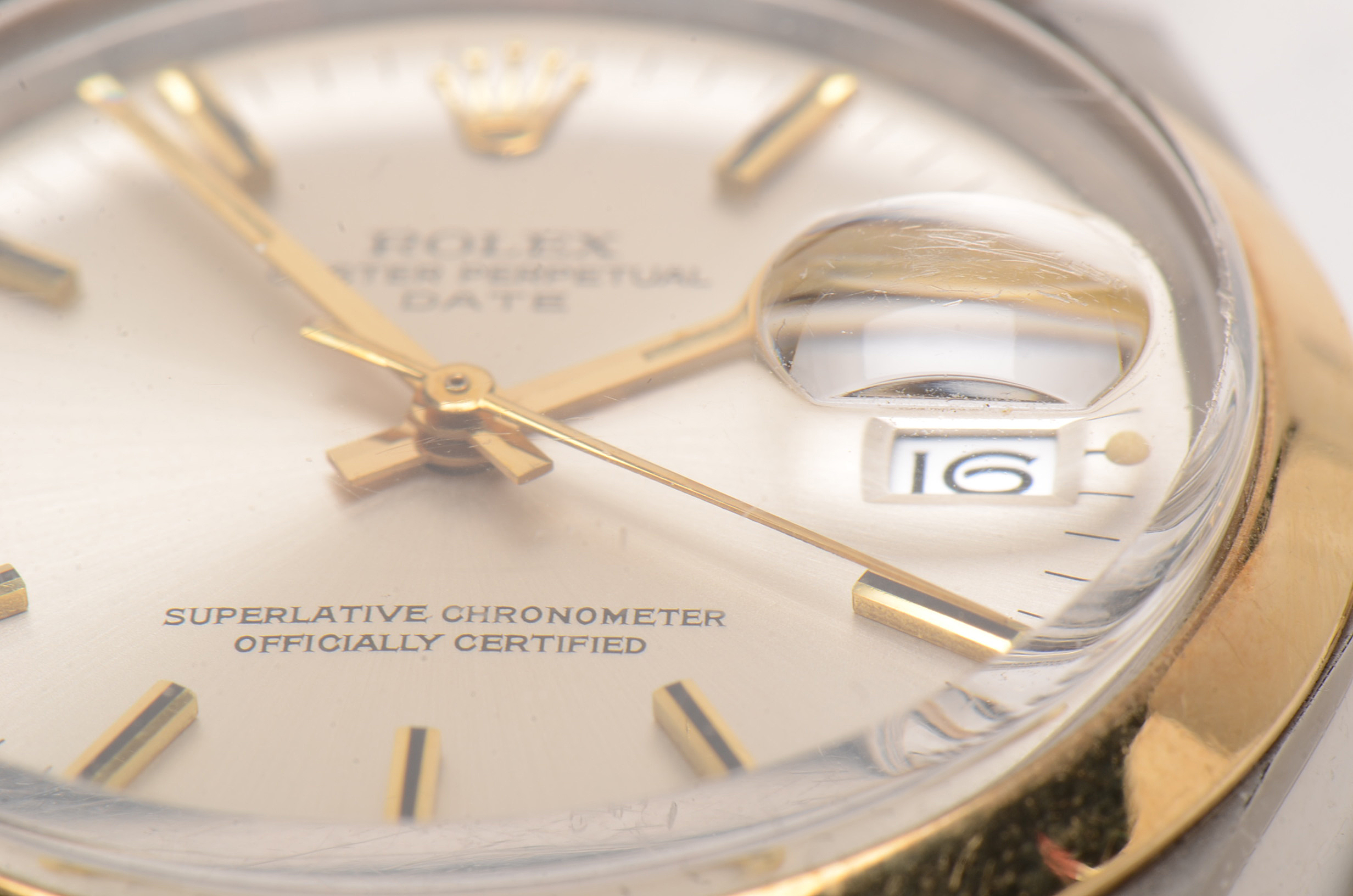 Vintage Rolex Date 18K Yellow Gold Bezel Watch