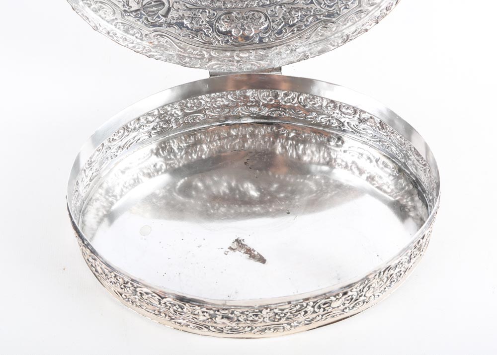 830 Silver Cherub Snuff Box