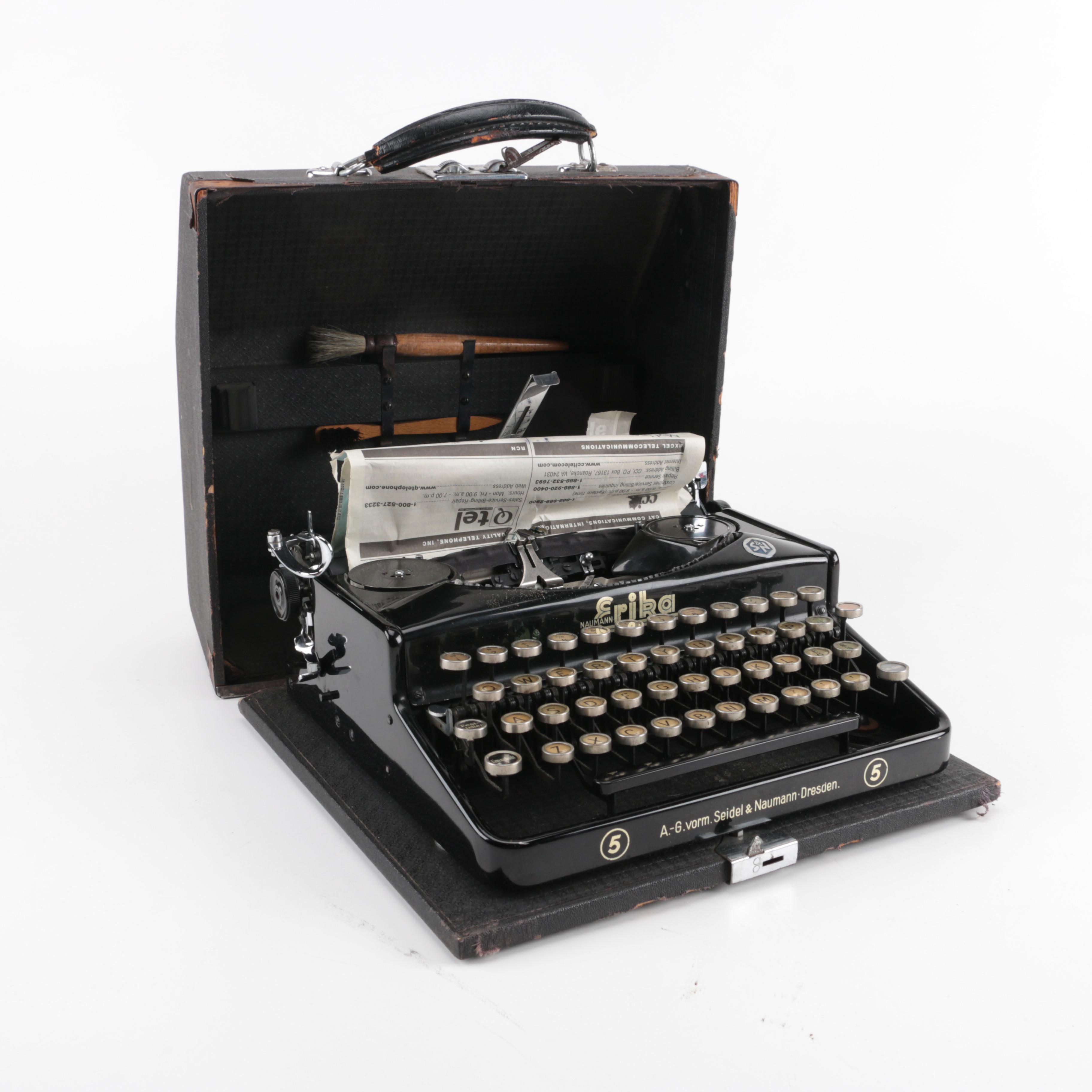 Vintage A.-G. Seidel & Naumann Dresden "Erika #5" Typewriter