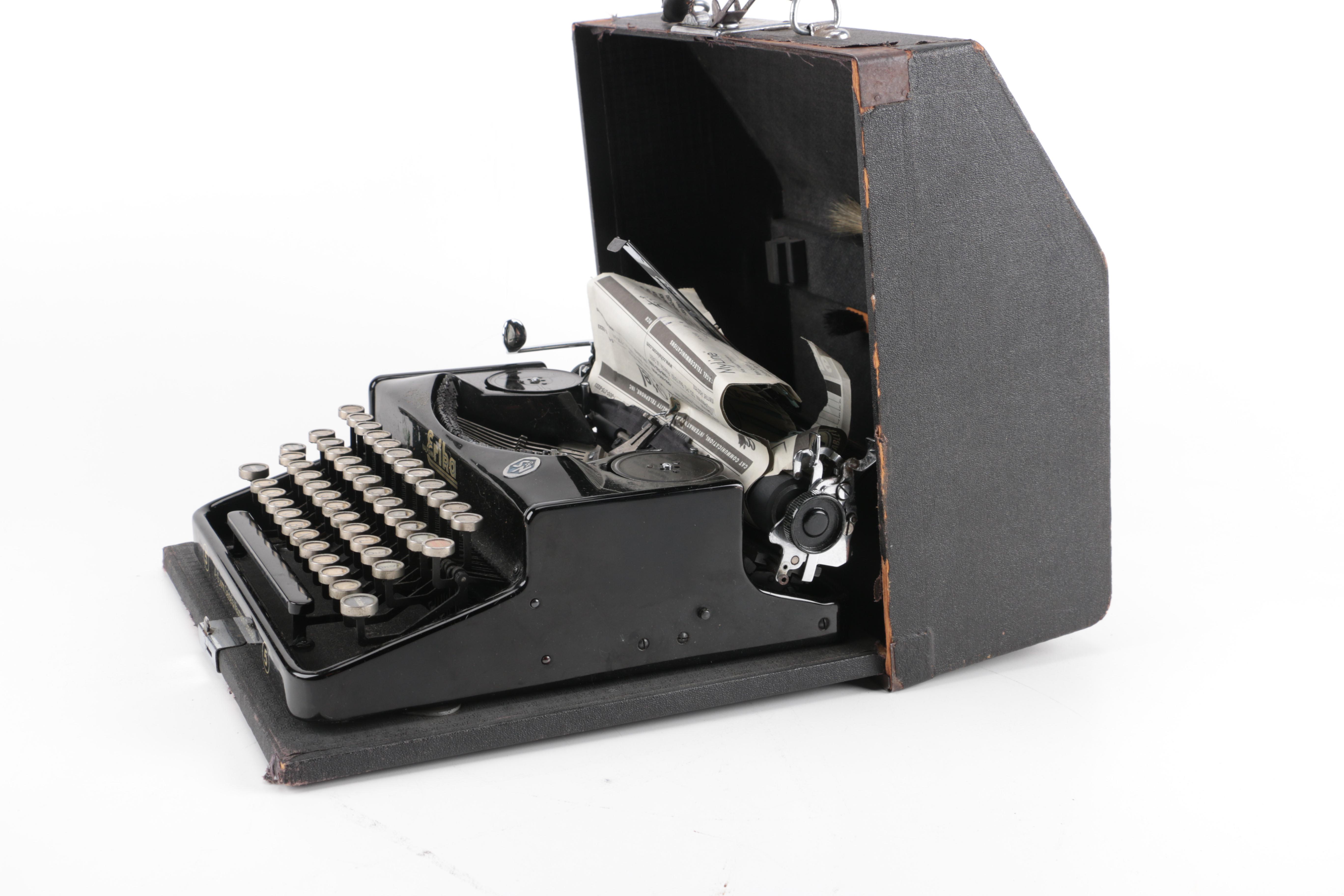 Vintage A.-G. Seidel & Naumann Dresden "Erika #5" Typewriter