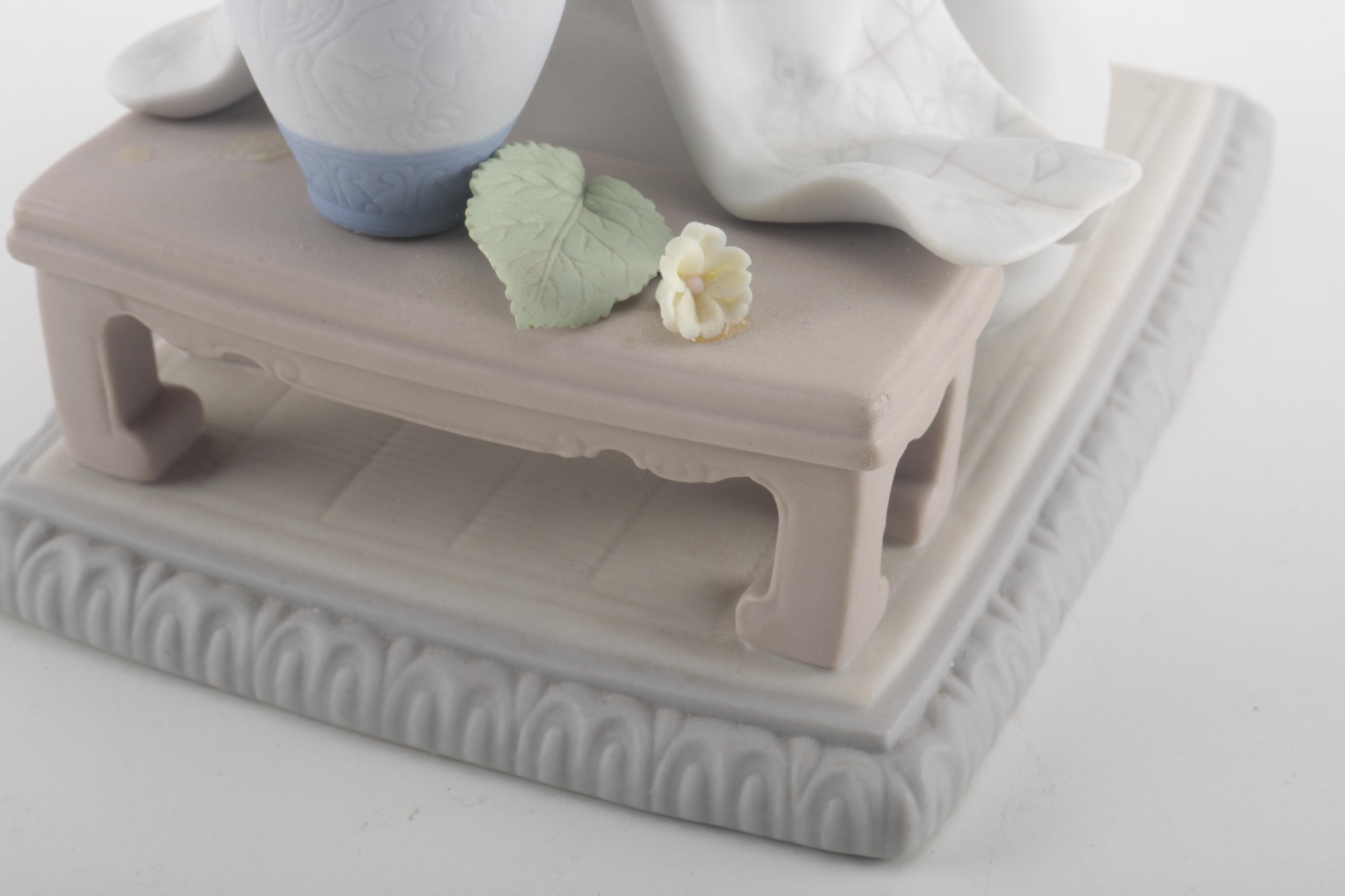 1973 Lladró "Japanese Girl Decorating" Porcelain Figurine