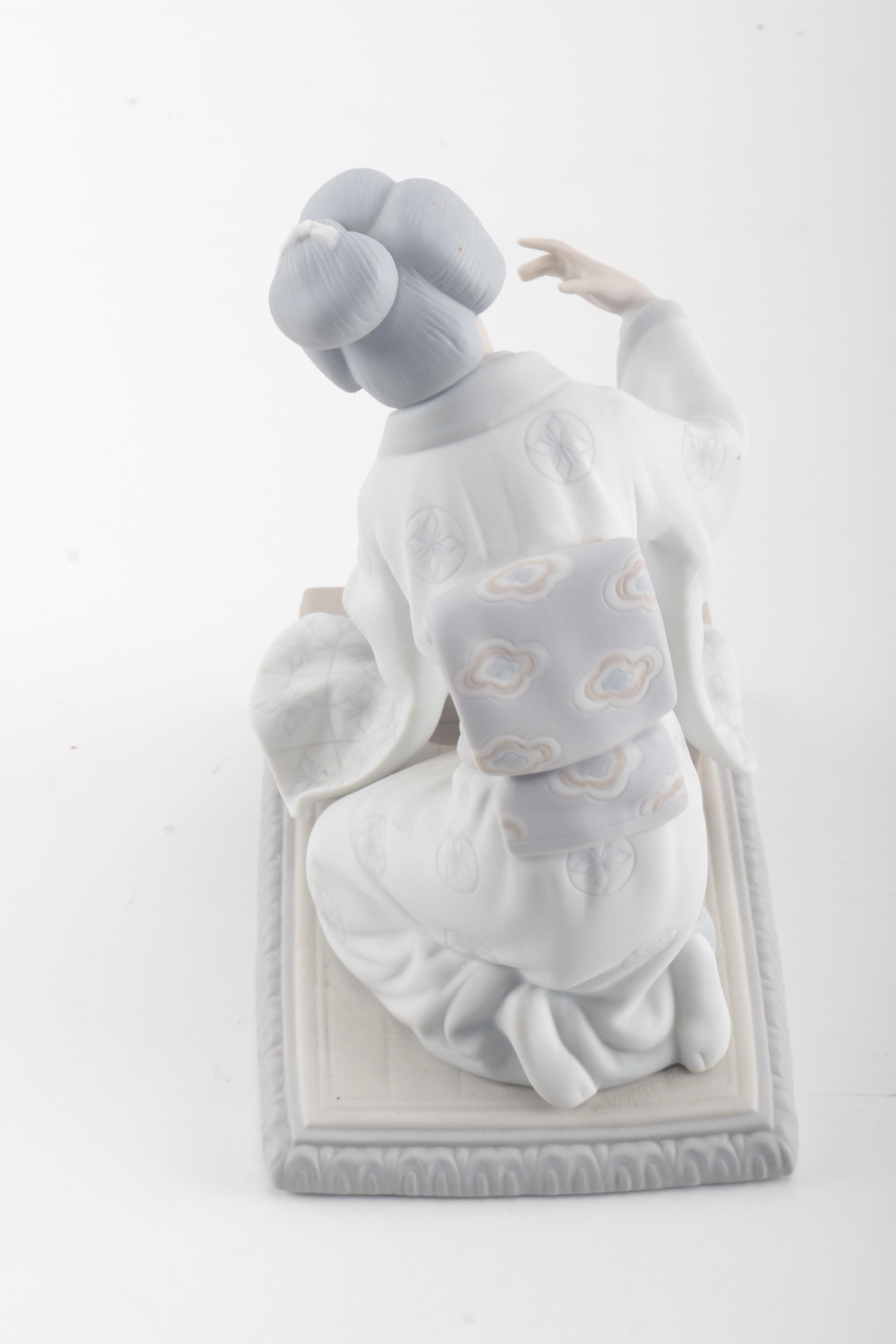 1973 Lladró "Japanese Girl Decorating" Porcelain Figurine