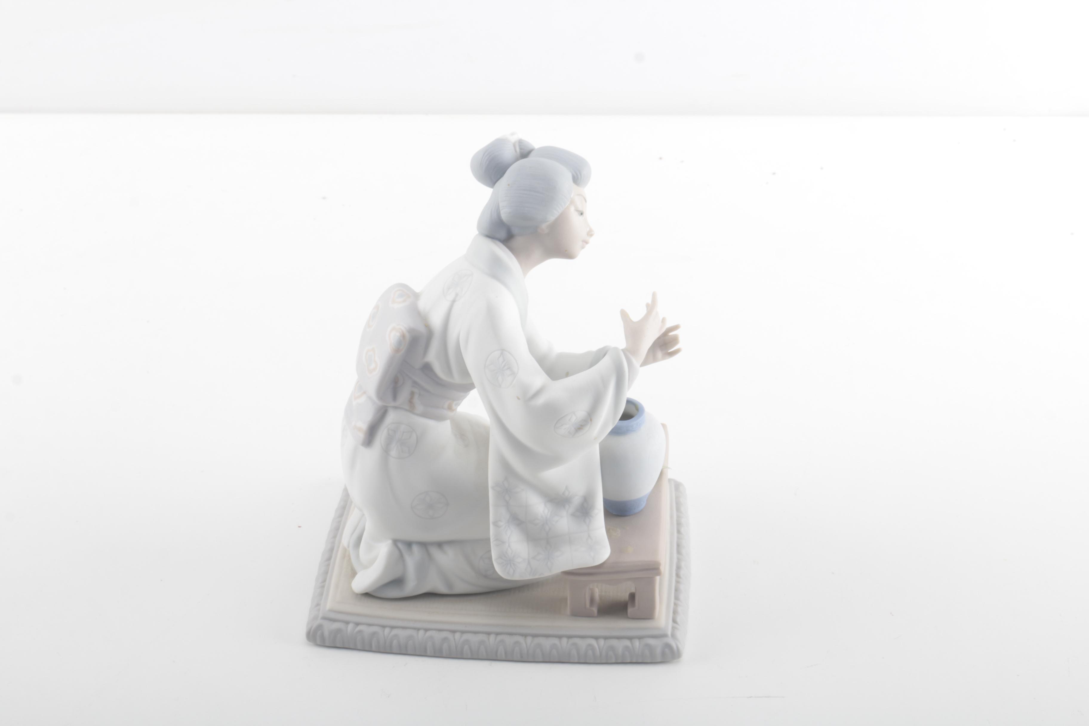 1973 Lladró "Japanese Girl Decorating" Porcelain Figurine