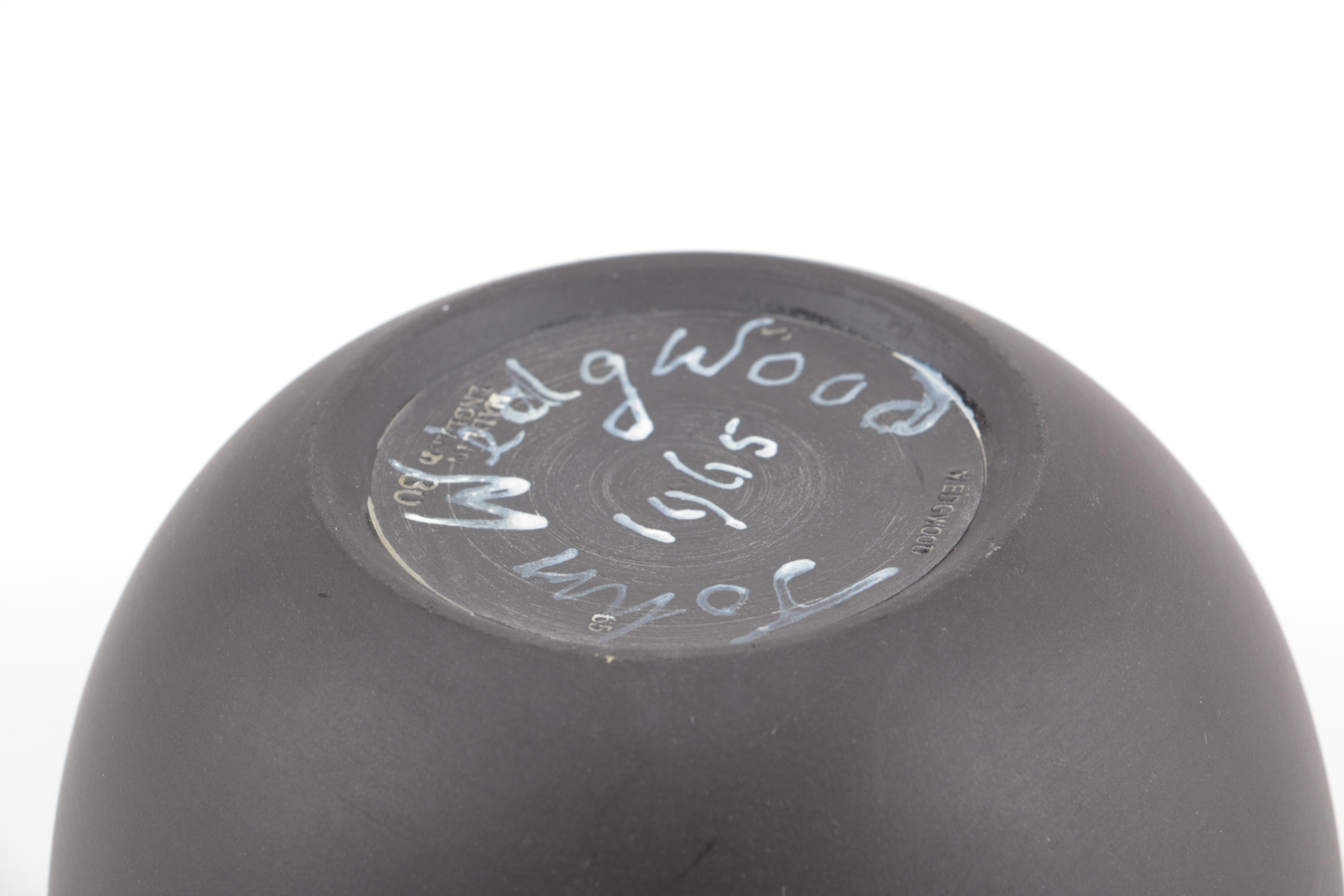 Wedgwood Black Bowl Signed by Sir John Wedgwood With Wooden Base