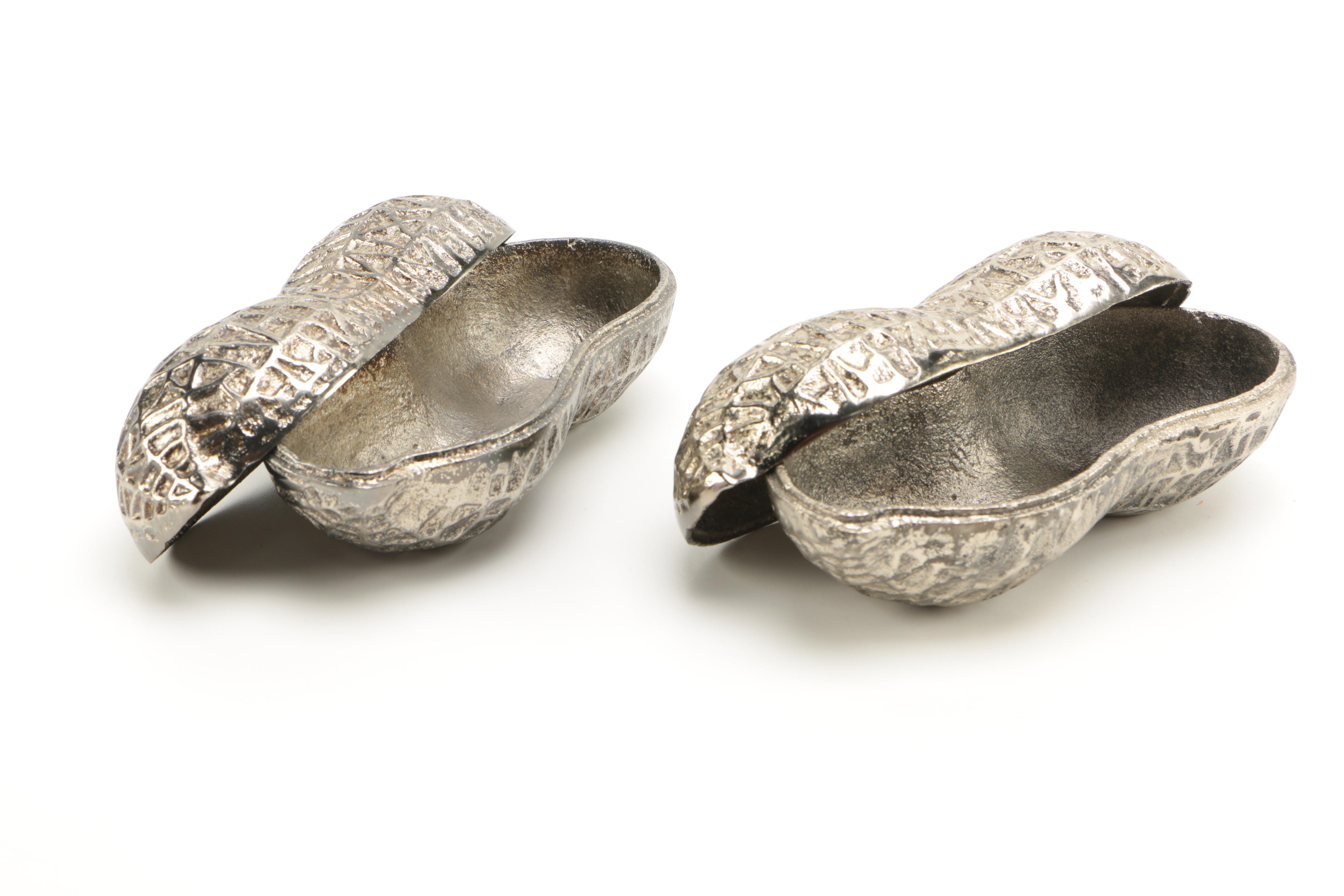 Vintage Peanut Decor Featuring Planter's Peanuts