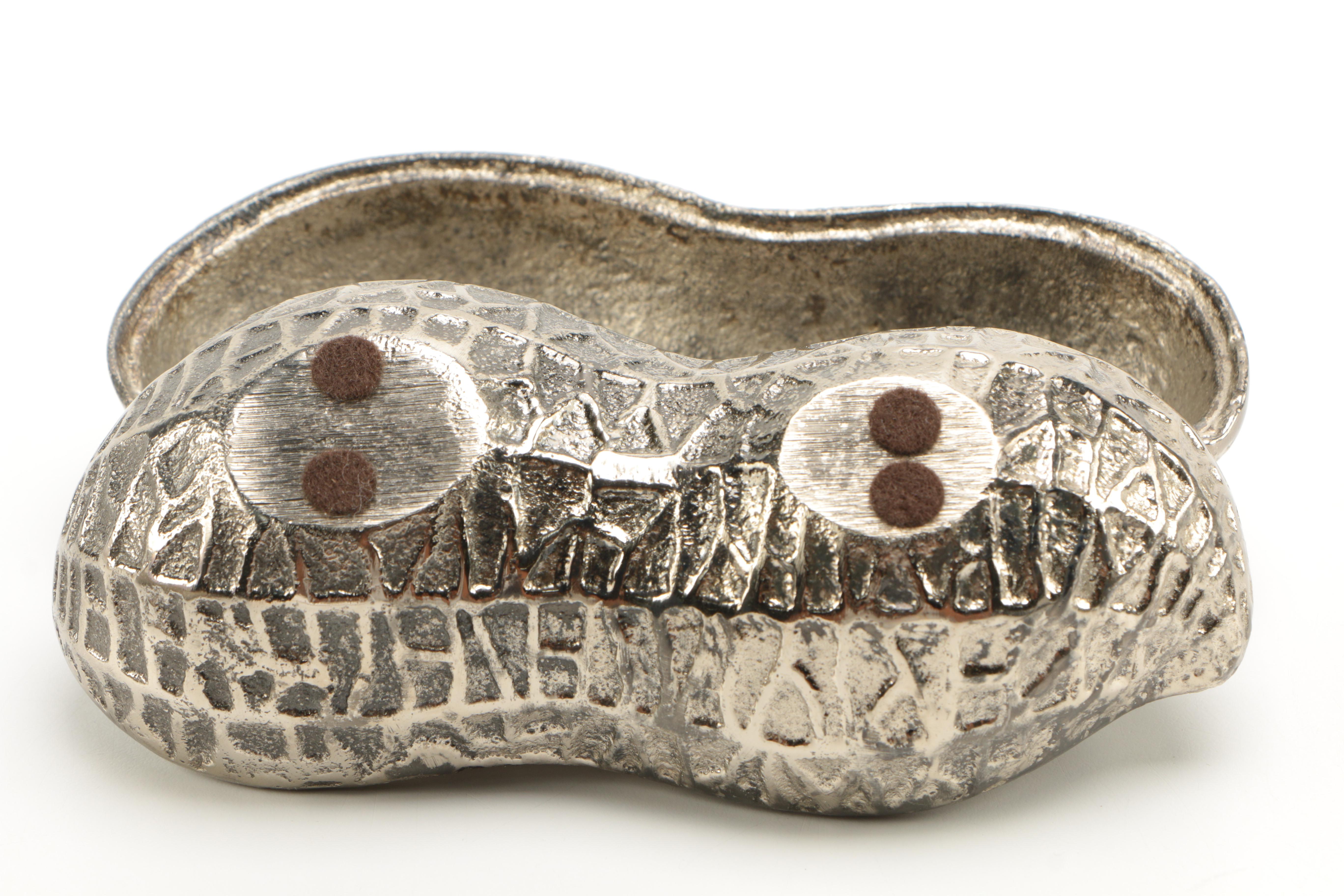 Vintage Peanut Decor Featuring Planter's Peanuts