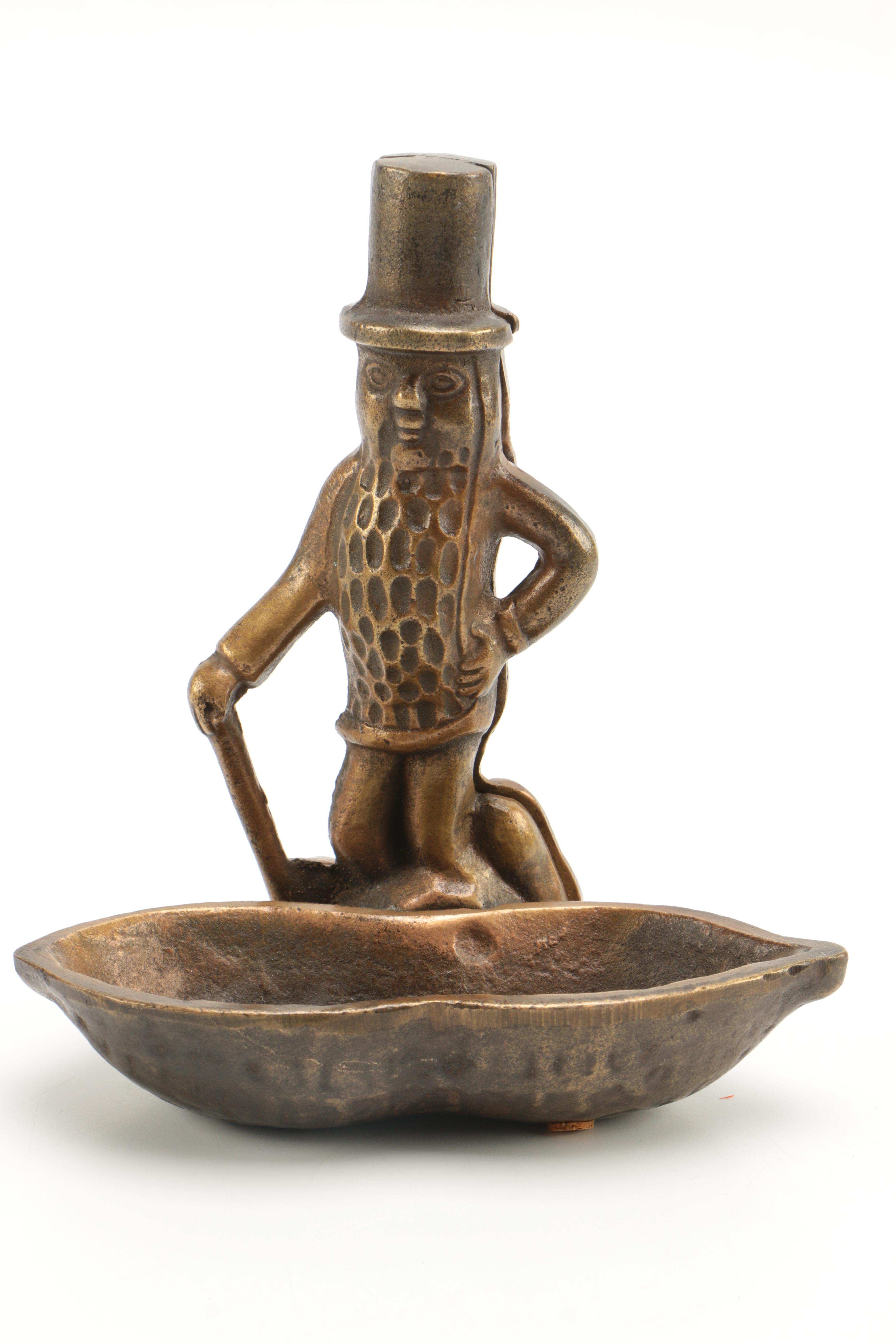 Vintage Peanut Decor Featuring Planter's Peanuts