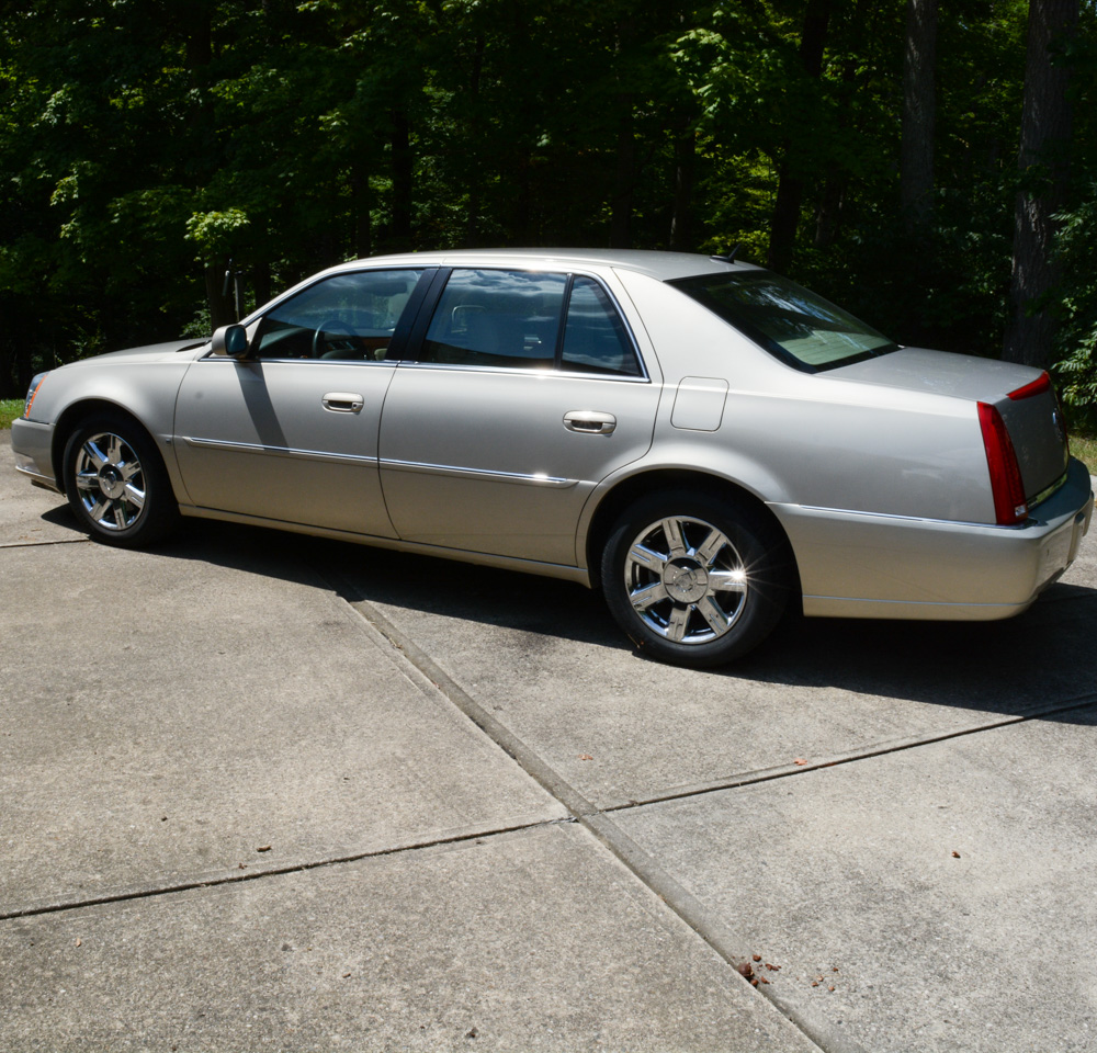 2007 Gold Mist Cadillac DTS