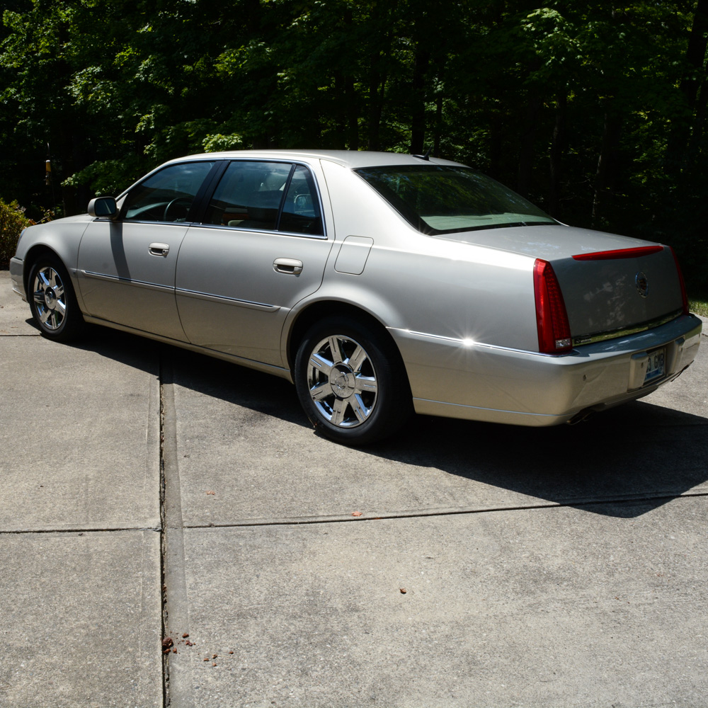 2007 Gold Mist Cadillac DTS