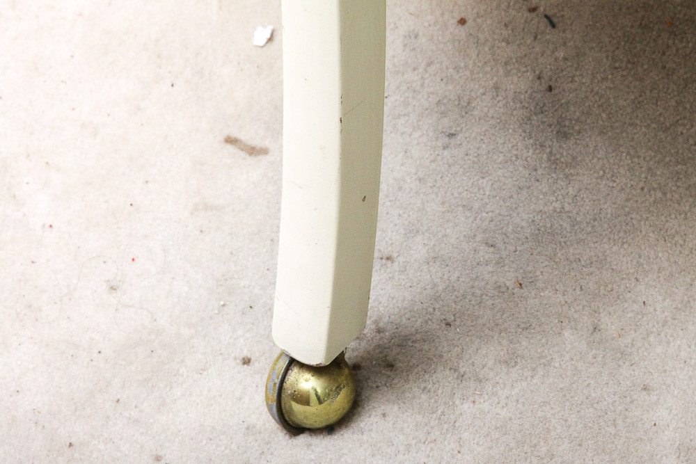 Modern Style Dining Table and Chairs