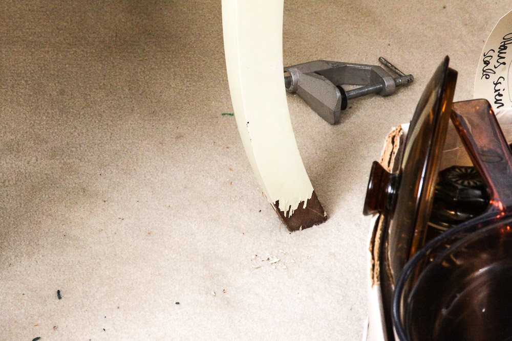 Modern Style Dining Table and Chairs