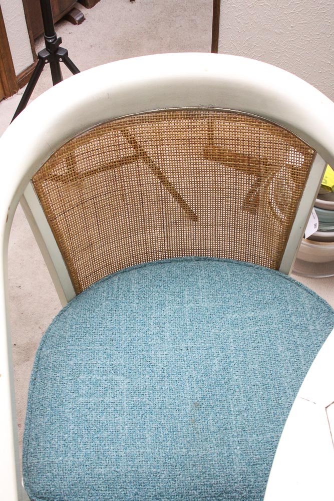 Modern Style Dining Table and Chairs