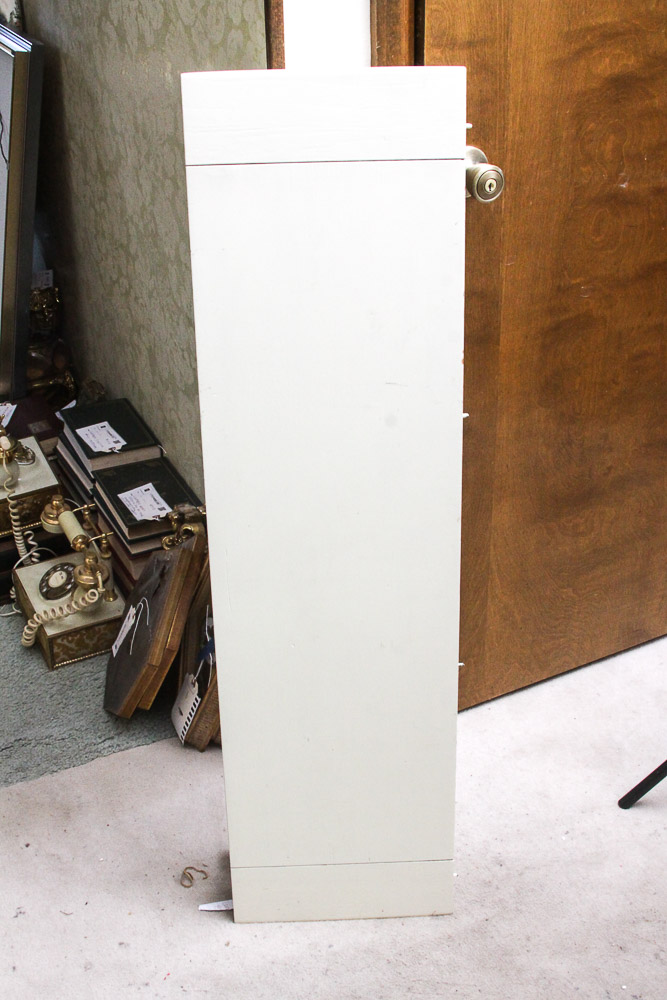 Modern Style Dining Table and Chairs