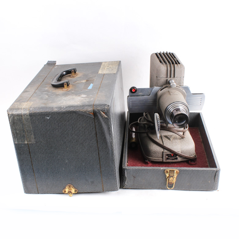 TDC Vivid Slide Projector with Carrying Case