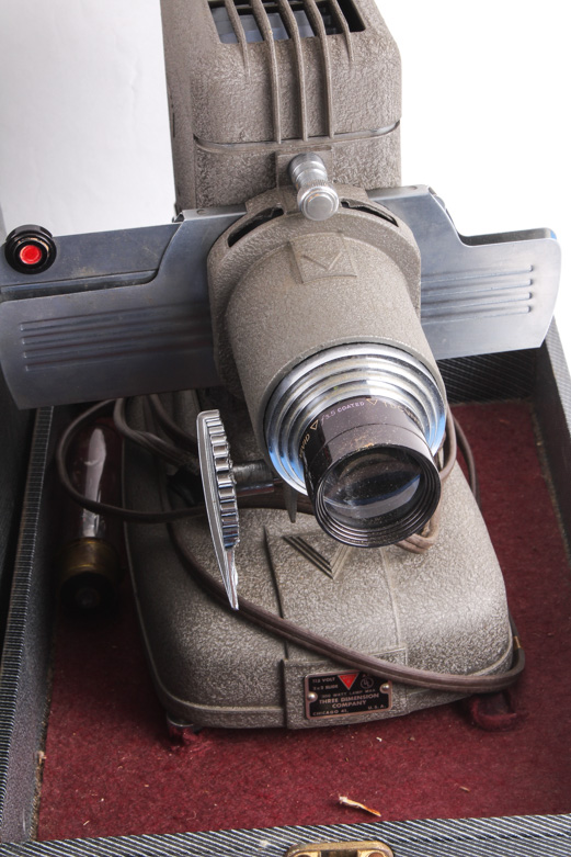 TDC Vivid Slide Projector with Carrying Case
