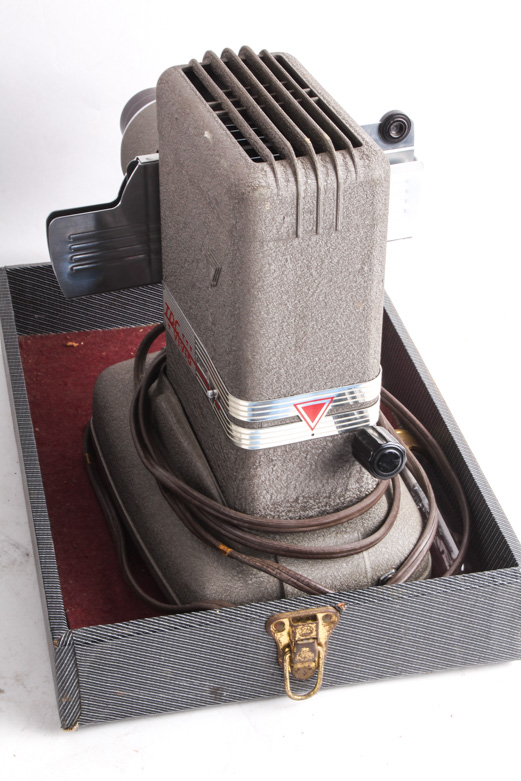 TDC Vivid Slide Projector with Carrying Case