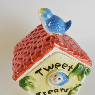 Vintage Tweet Treats Cookie Jar